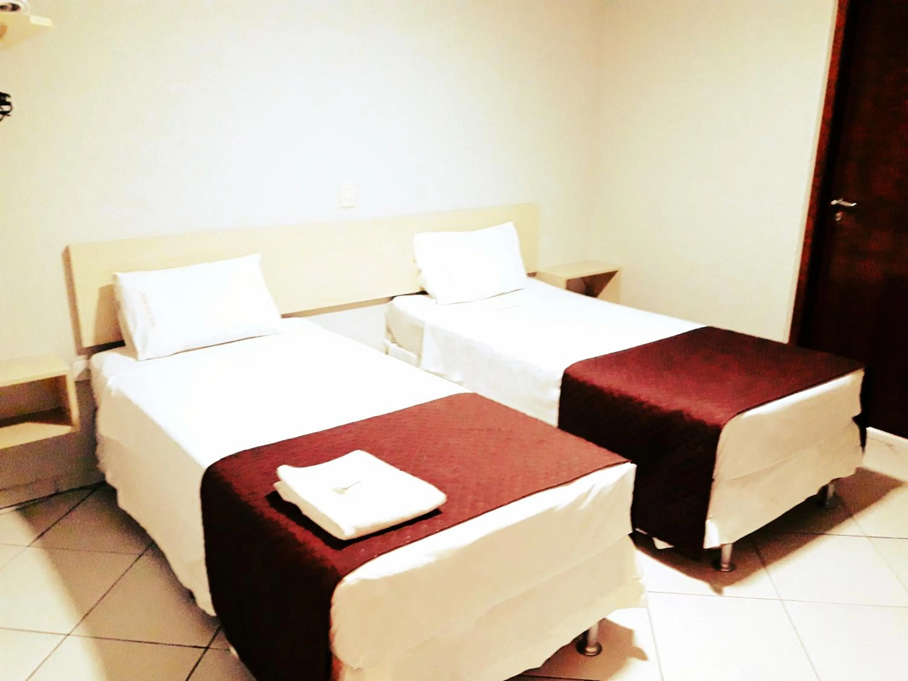 Bed in Londres Royal Hotel