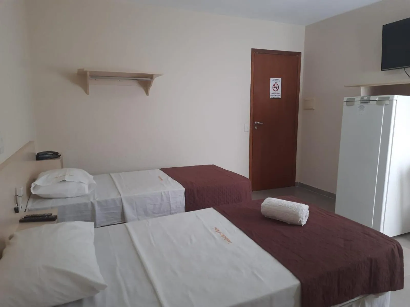 Photo of the whole room, Bed in Londres Royal Hotel