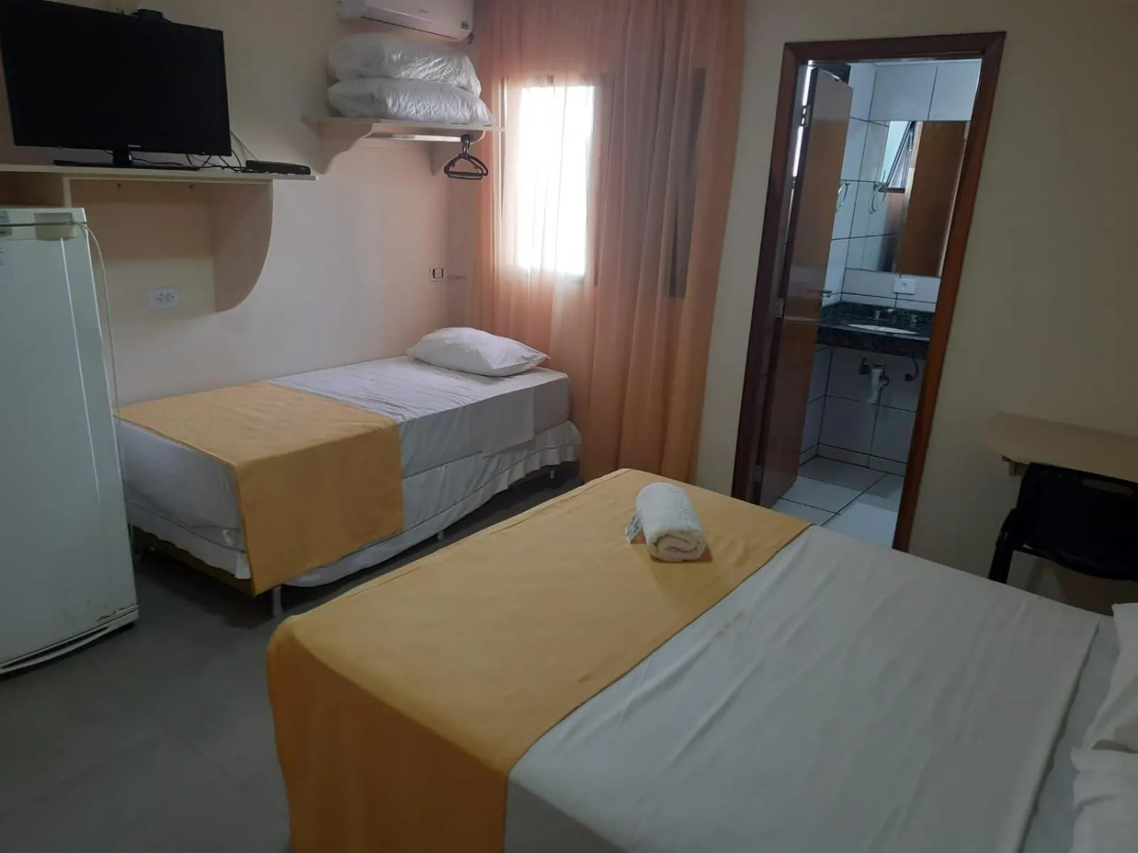 Bed in Londres Royal Hotel