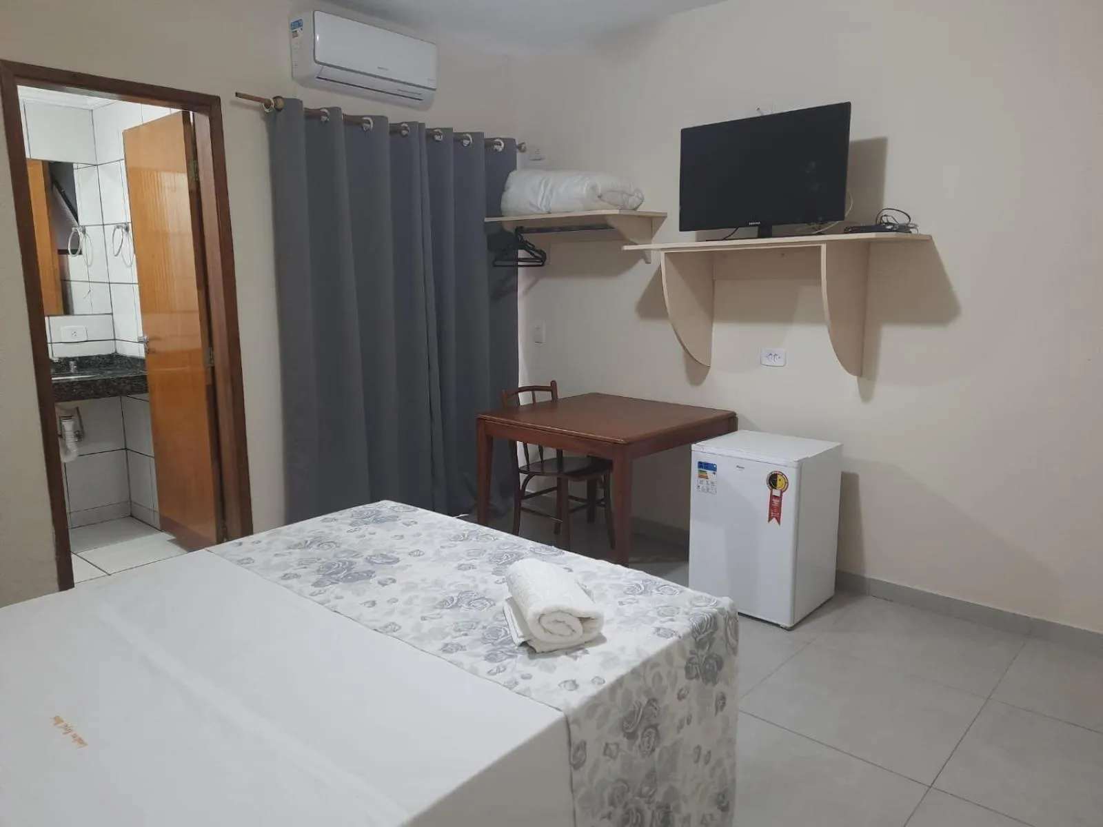 Bed in Londres Royal Hotel