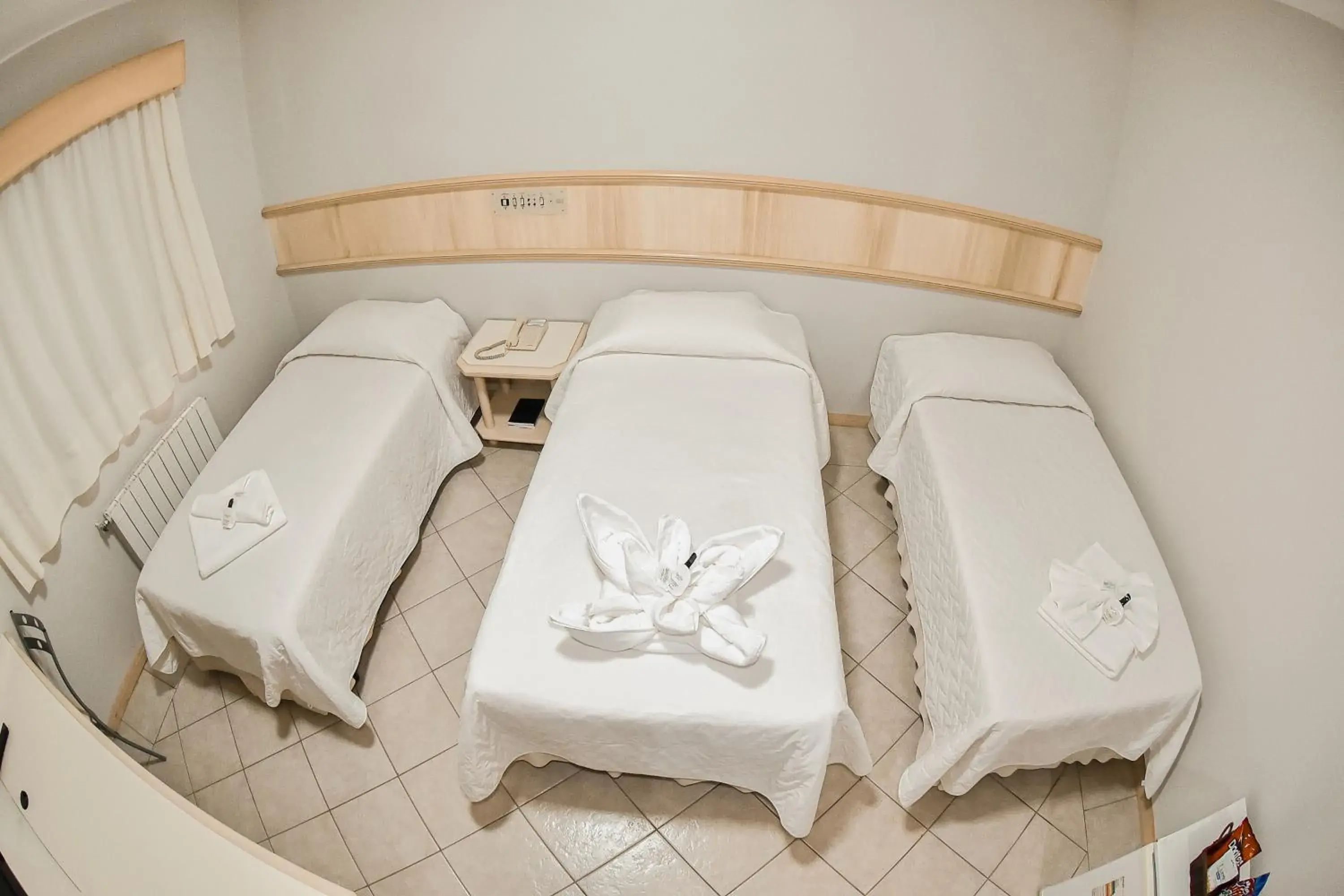 Deluxe Triple Room in Hotel Center Deluxe Triple Room in Hotel Center