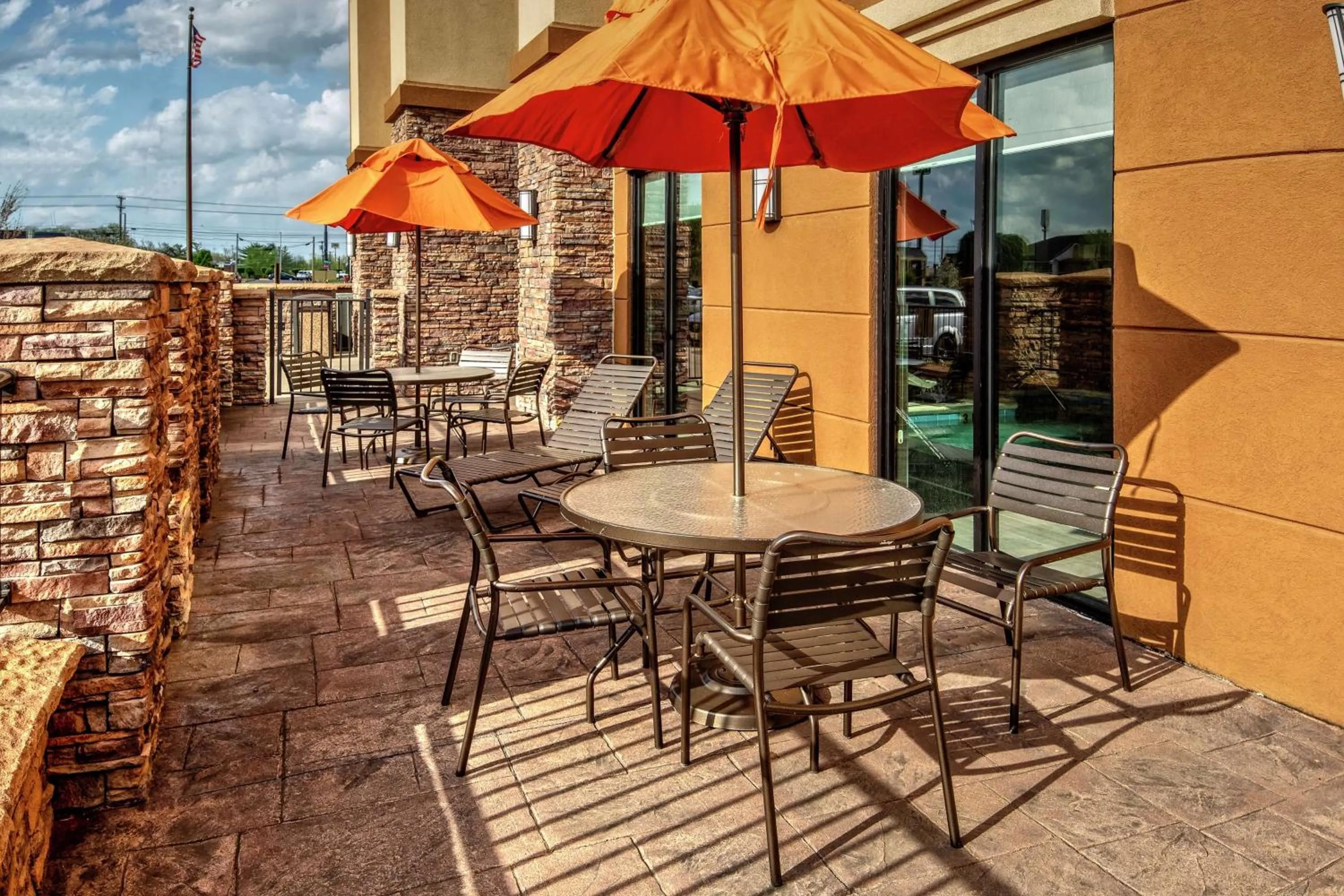 Patio in Hampton Inn & Suites Clarksville