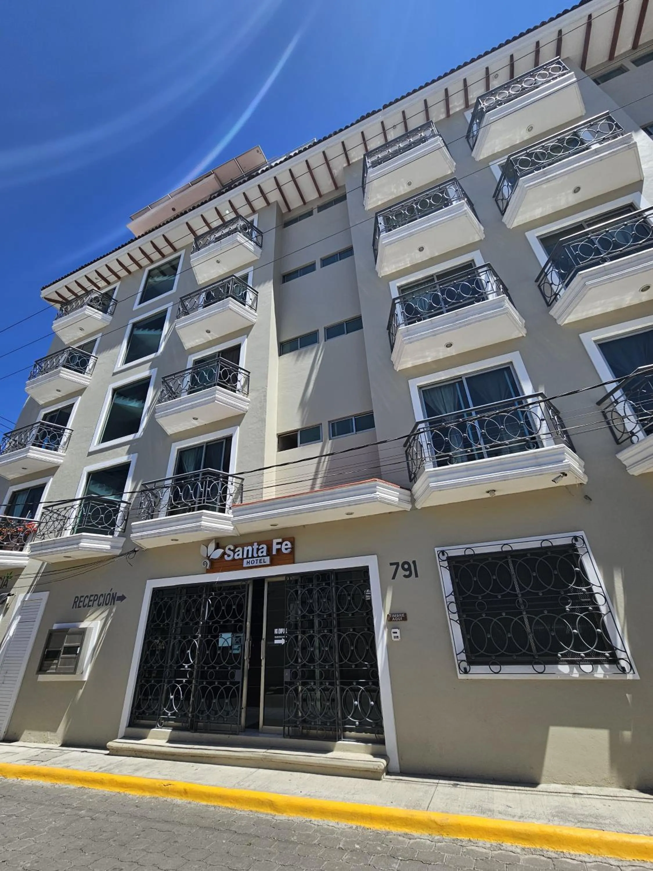 Property building in Hotel Santa Fe