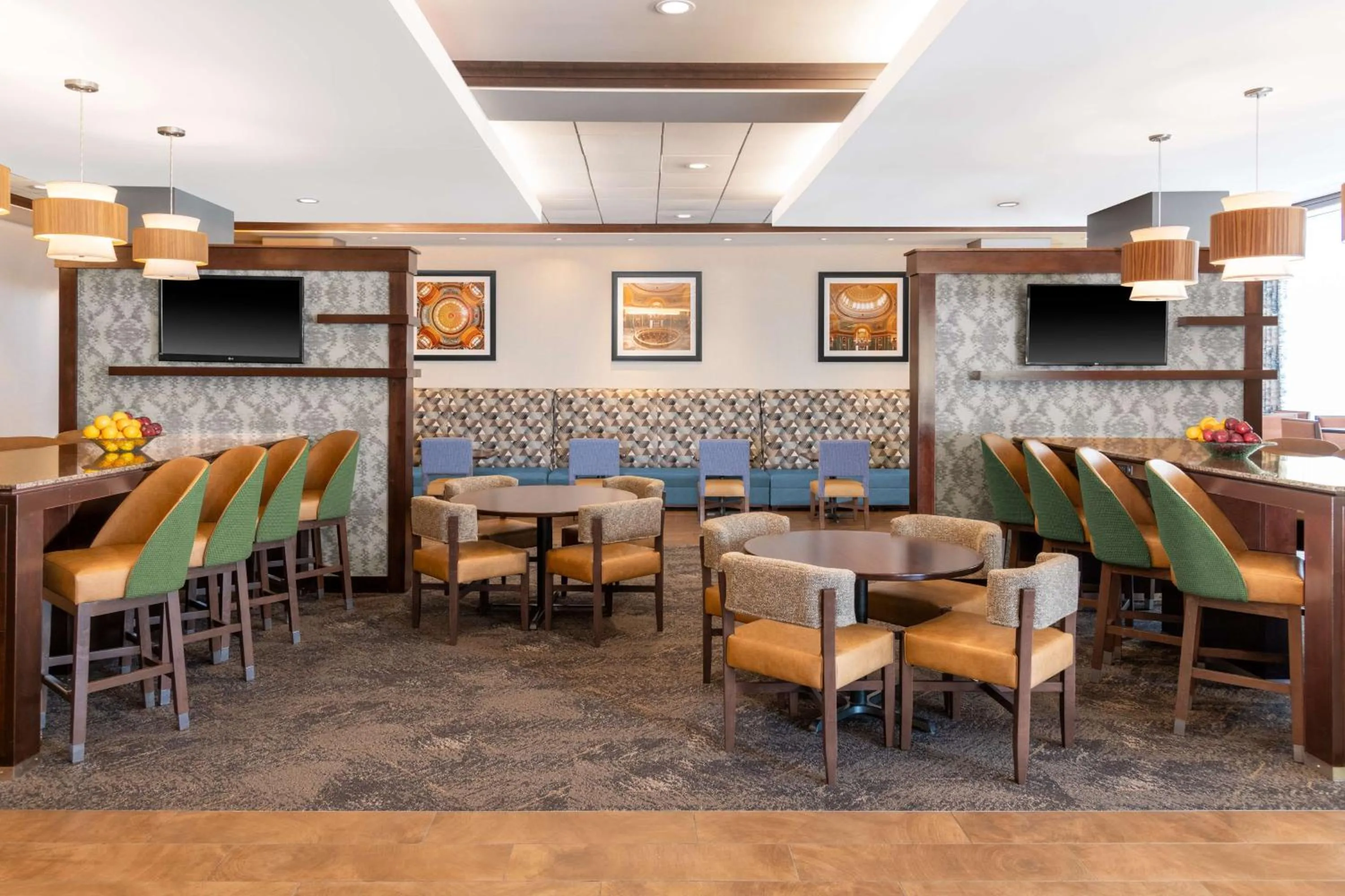 Lobby or reception in Hampton Inn & Suites Madison Downtown