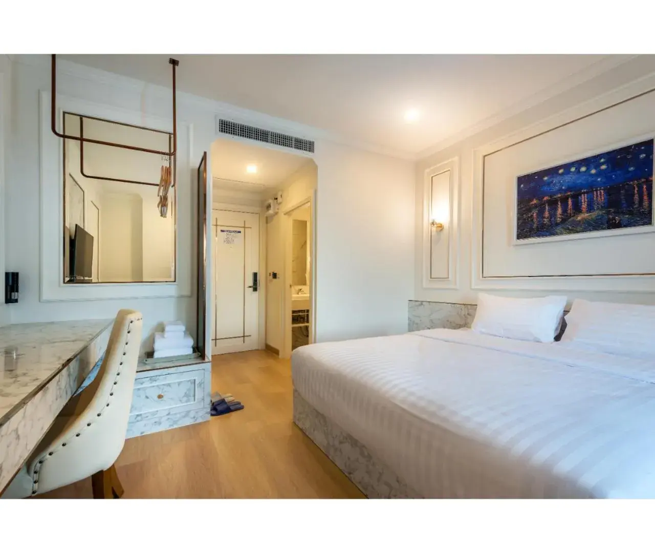 Deluxe Double Room in Nine River Hotel Deluxe Double Room in Nine River Hotel