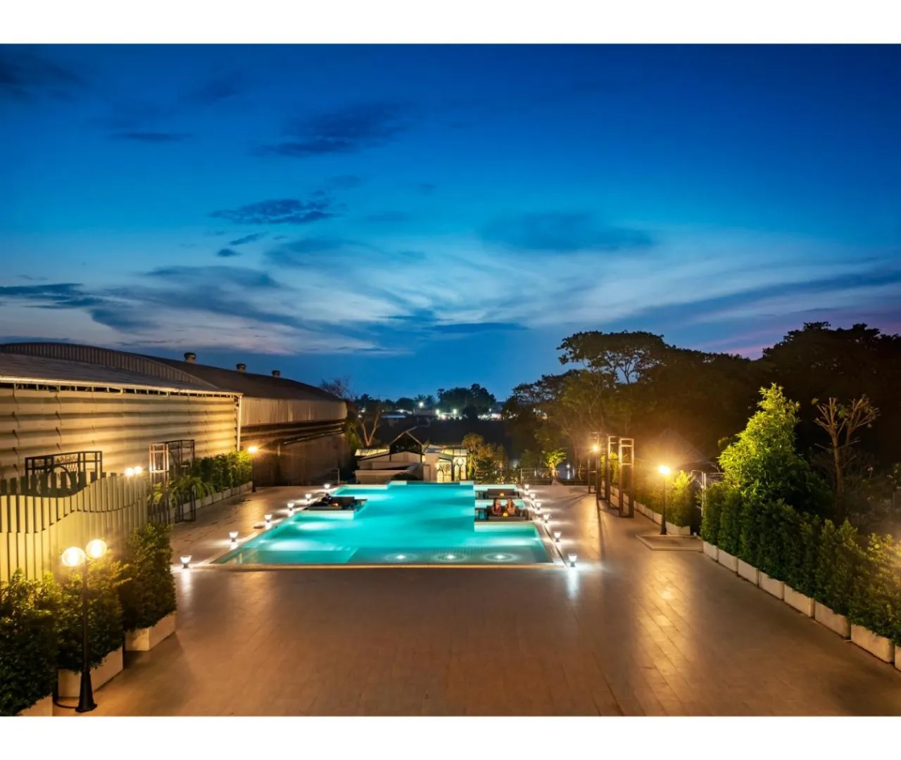 Swimming pool in Nine River Hotel