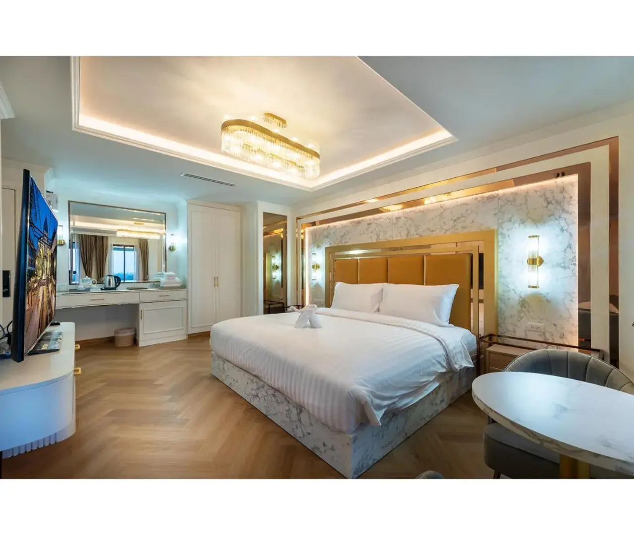 Suite with River View in Nine River Hotel Suite with River View in Nine River Hotel