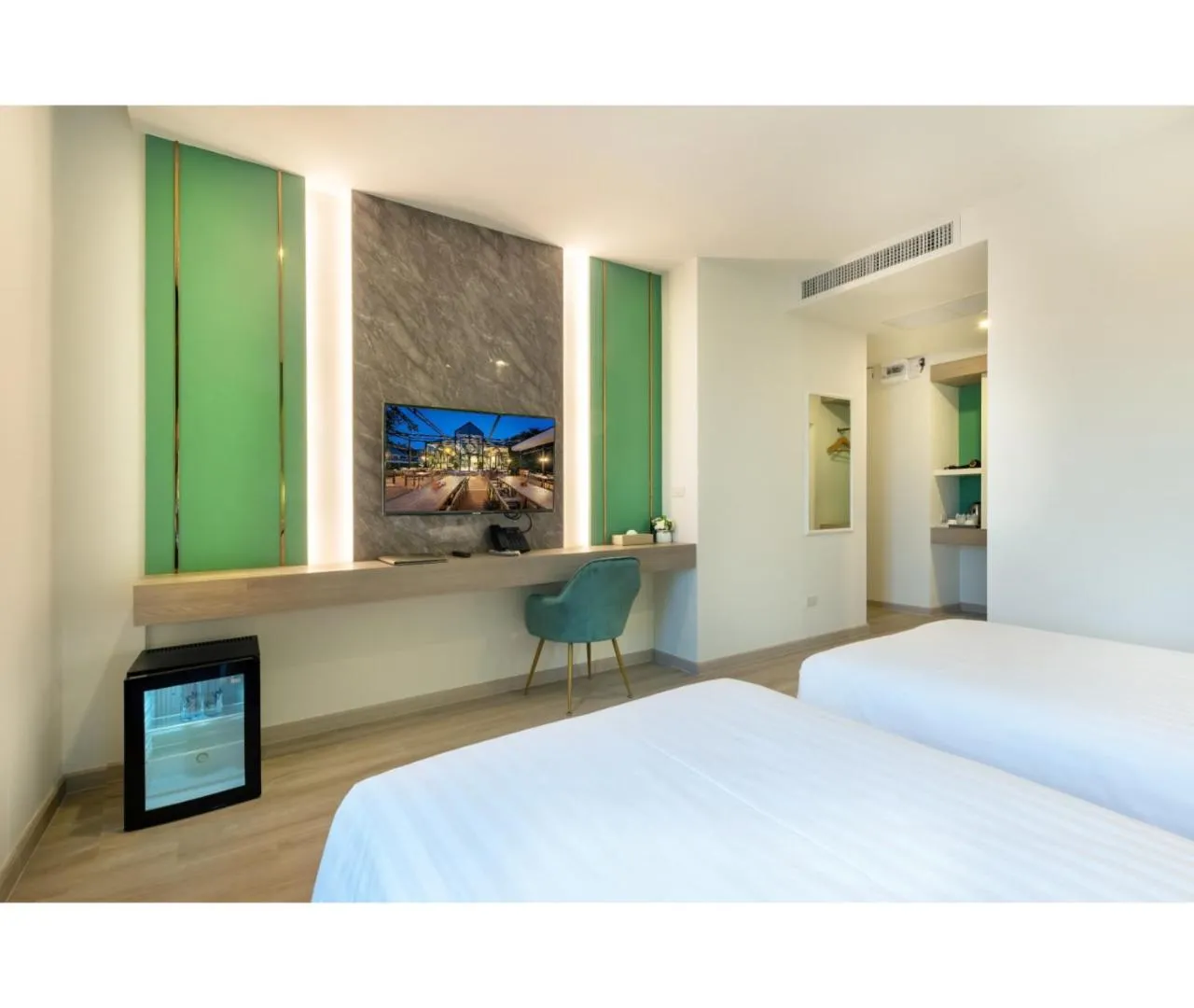 TV and multimedia, Bed in Nine River Hotel