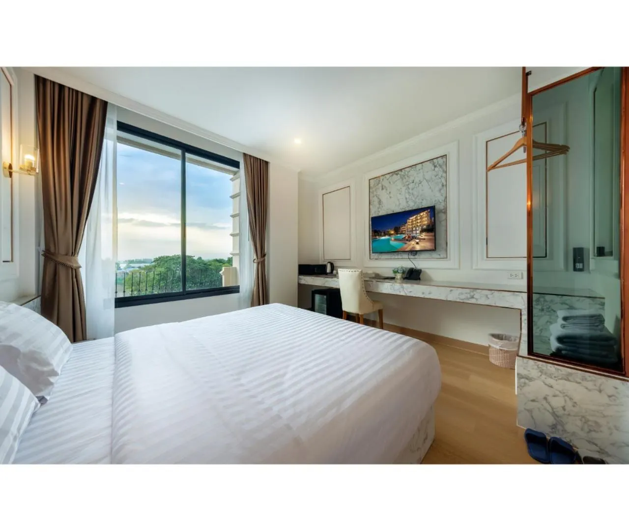 Bedroom, Bed in Nine River Hotel