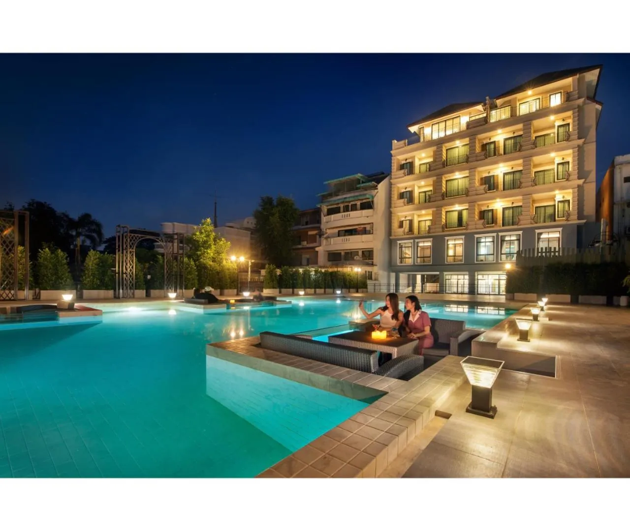 Swimming pool in Nine River Hotel