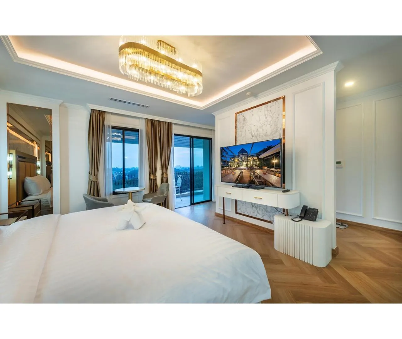 TV and multimedia, Bed in Nine River Hotel