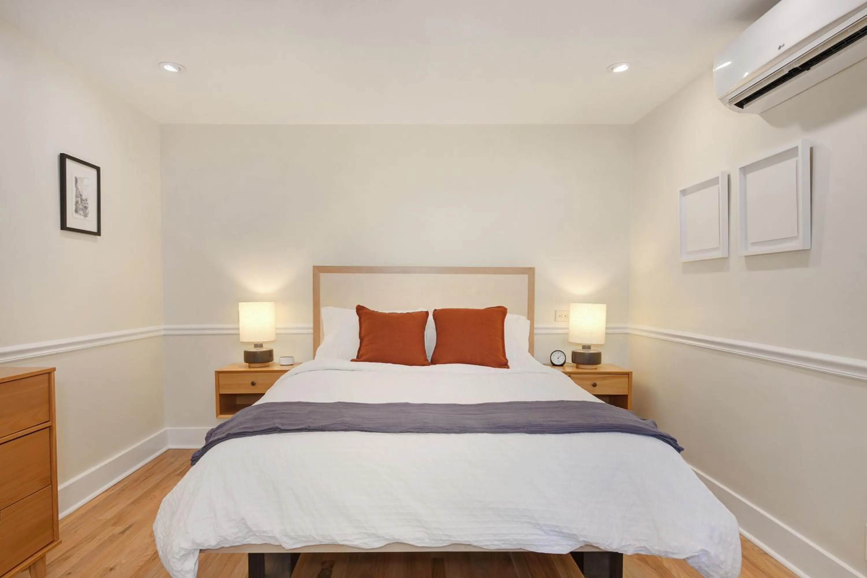 Bed in Boulder Guest House