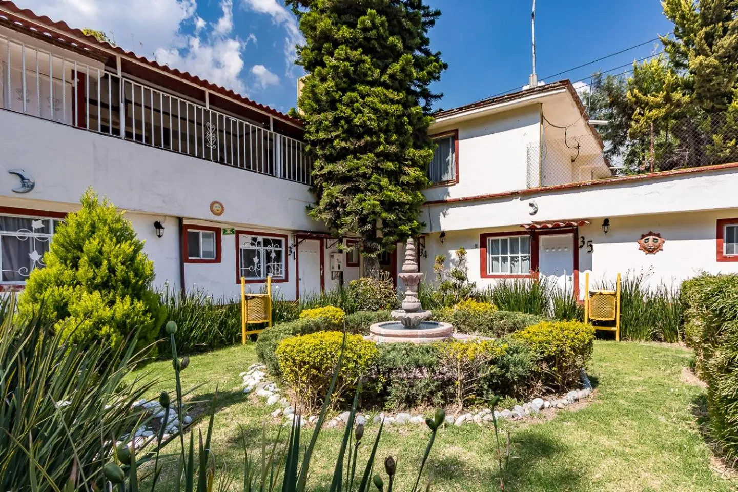 Ayenda Mesón del Río