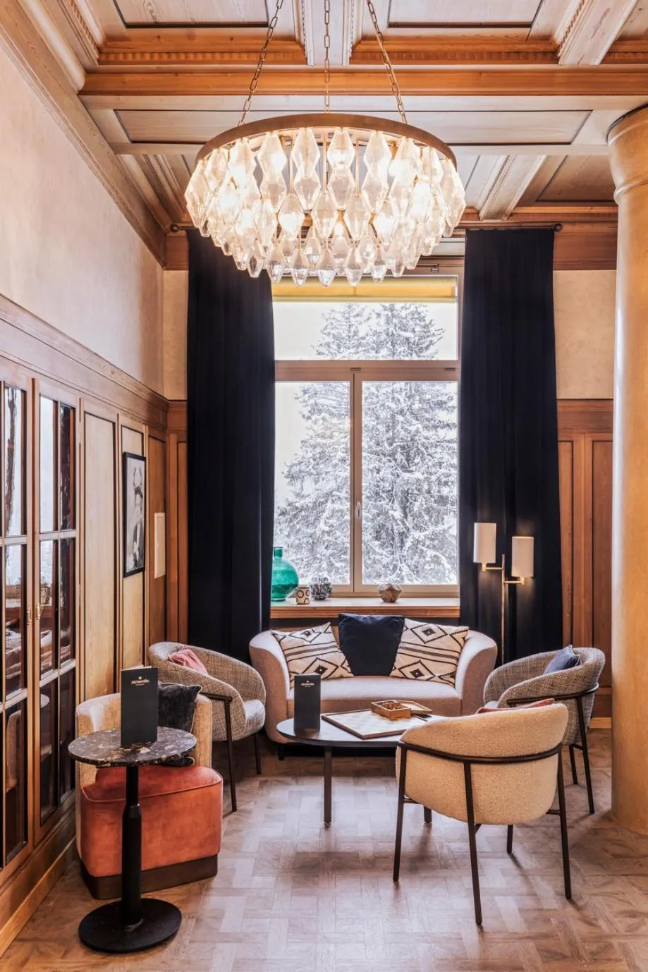 Lounge or bar in Hotel Altein Arosa, a Faern Collection Resort