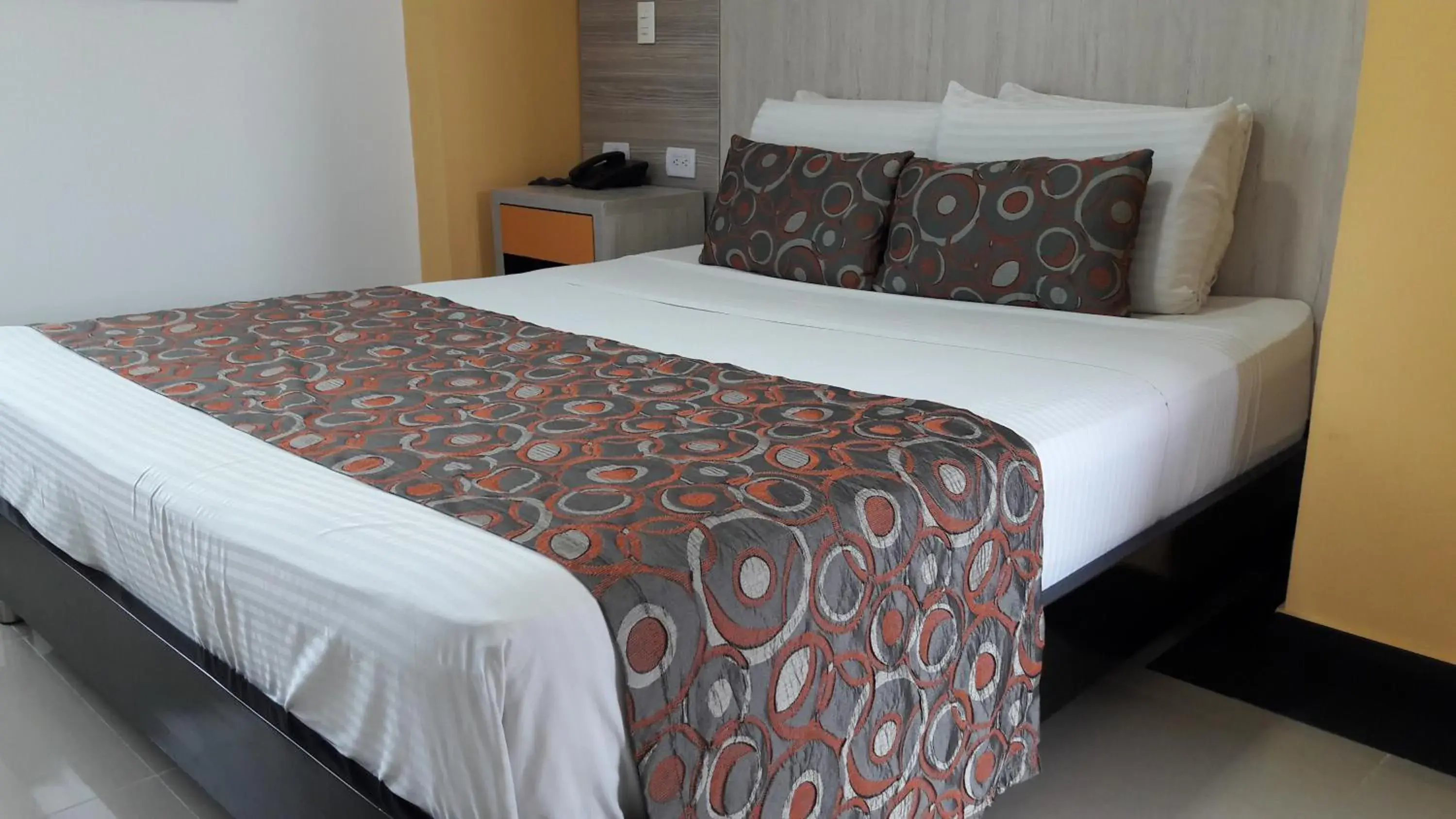 Standard Queen Room - single occupancy in Hotel Genova Prado Standard Queen Room - single occupancy in Hotel Genova Prado