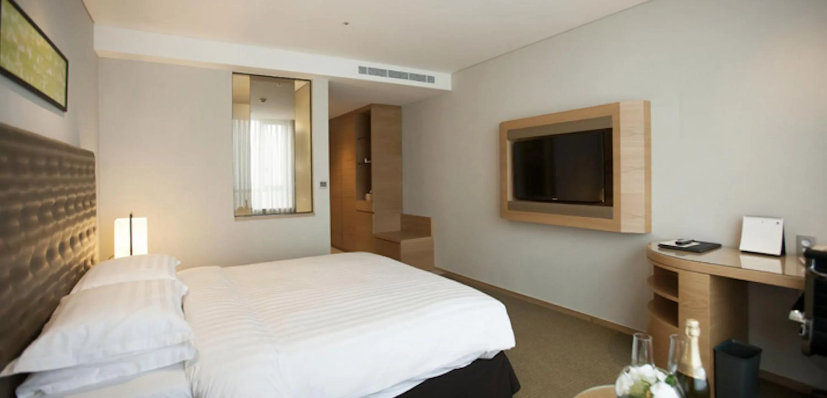 Bed in Best Western Hotel Gunsan