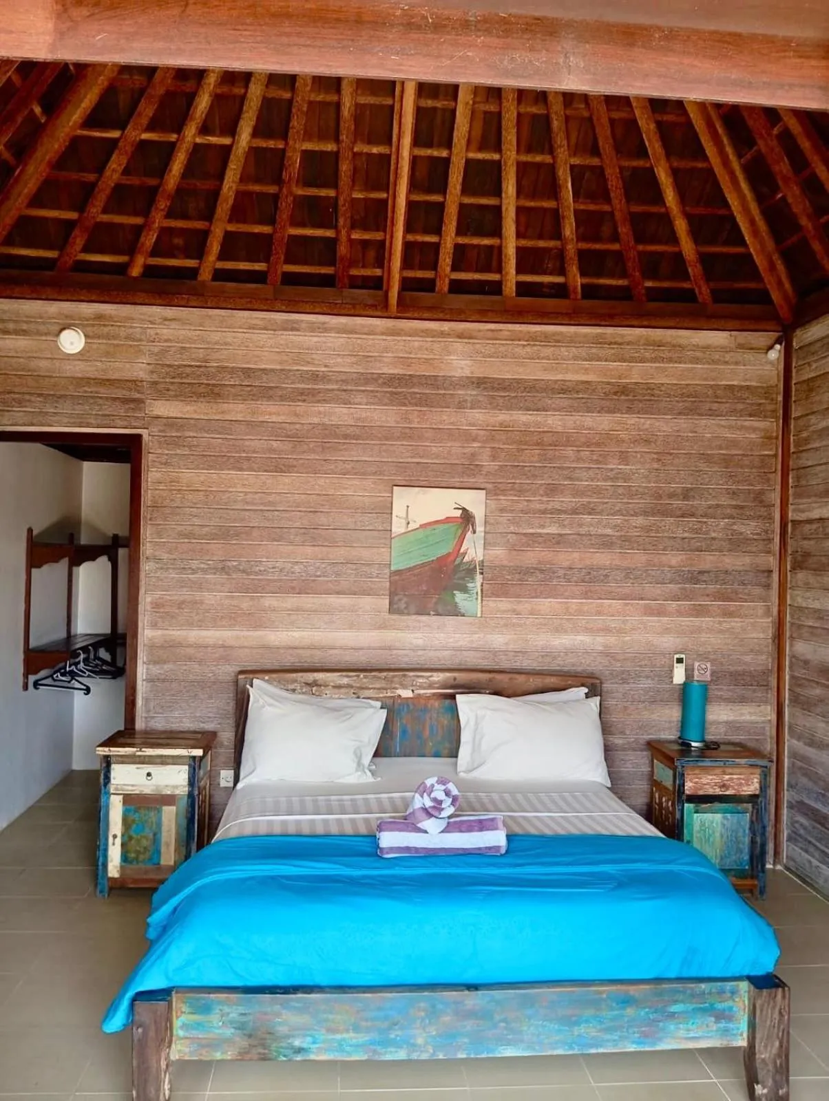 Bed in The Palms Ceningan Hotel