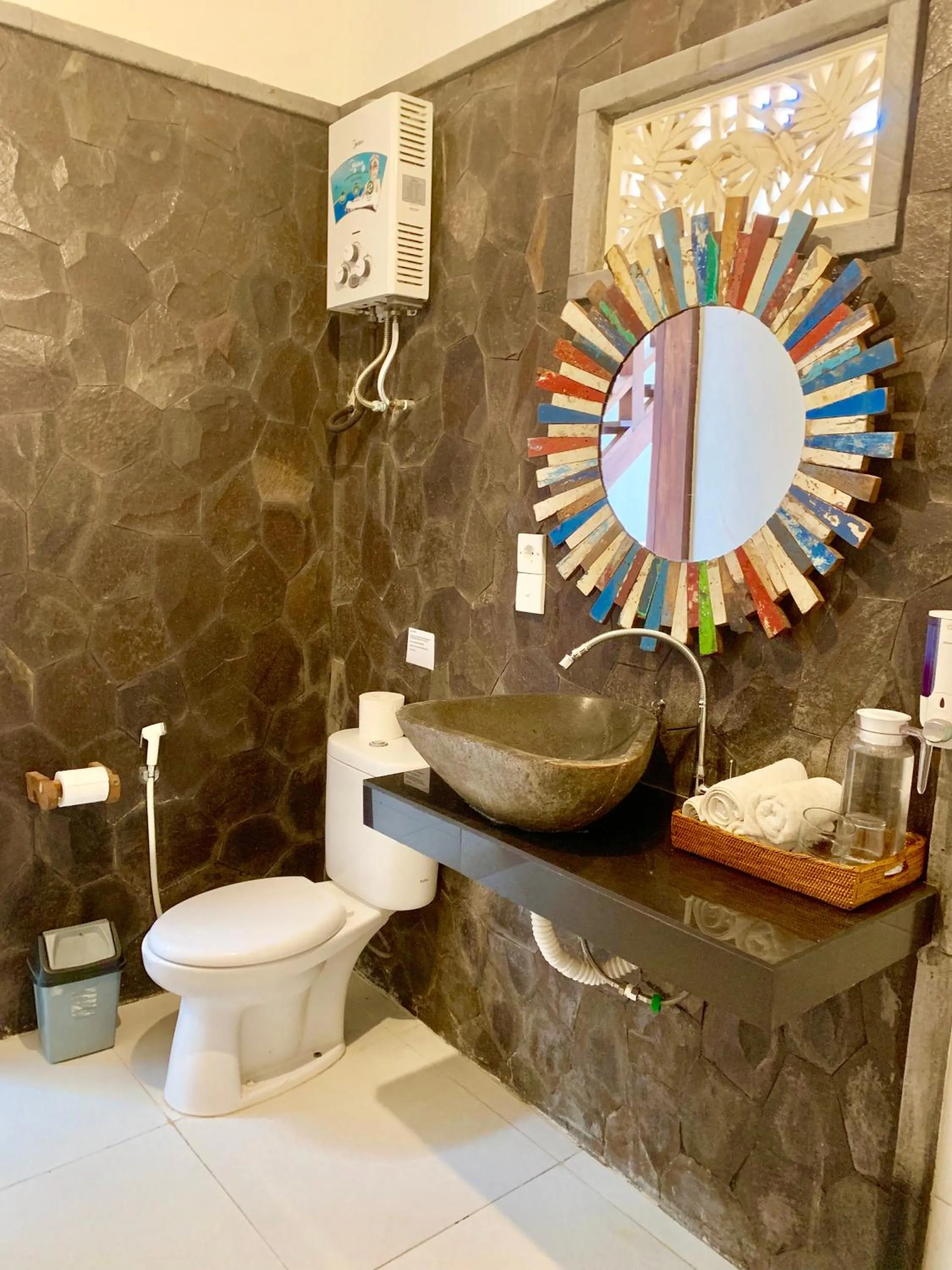 Toilet in The Palms Ceningan Hotel