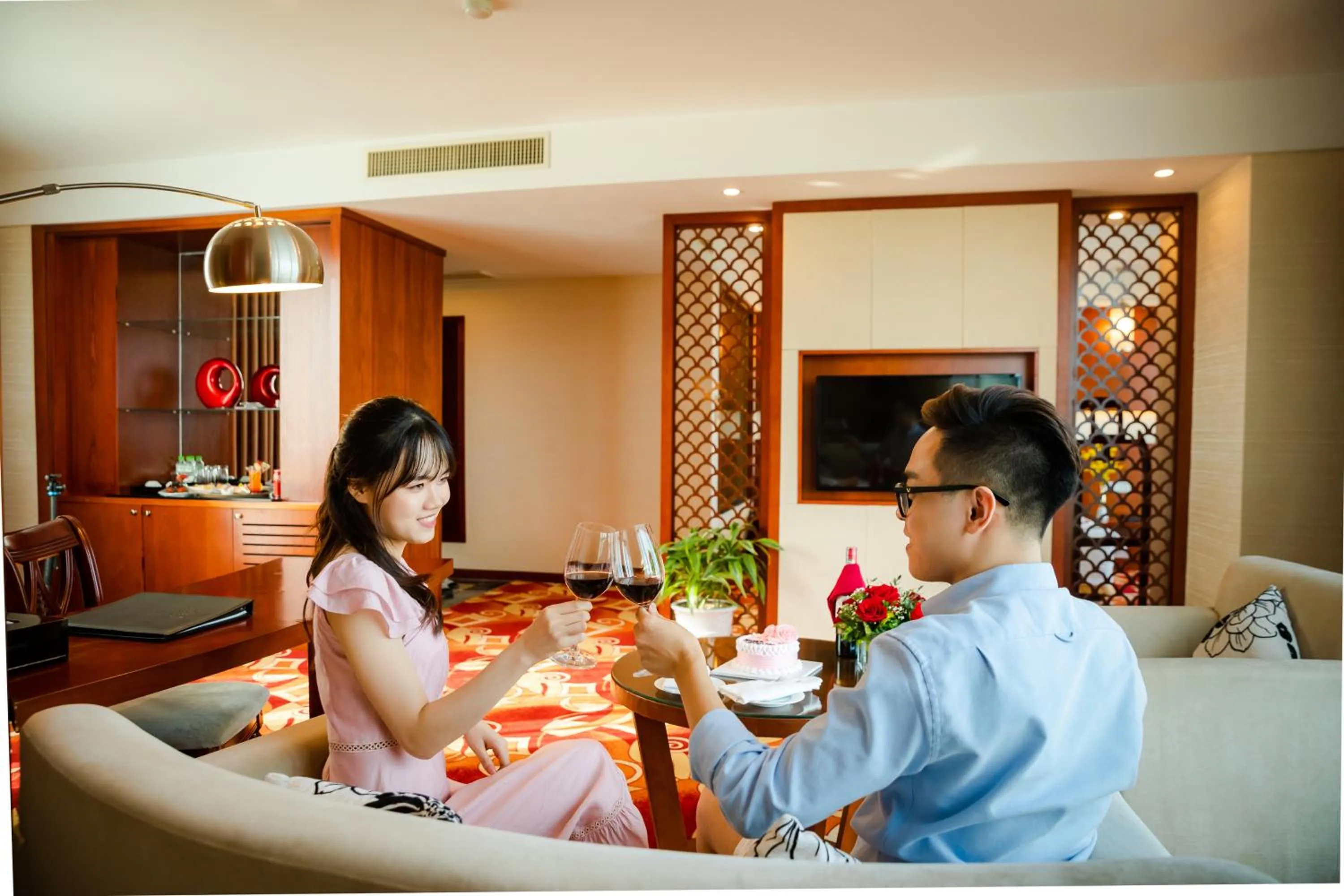 People in Muong Thanh Luxury Quang Ninh Hotel
