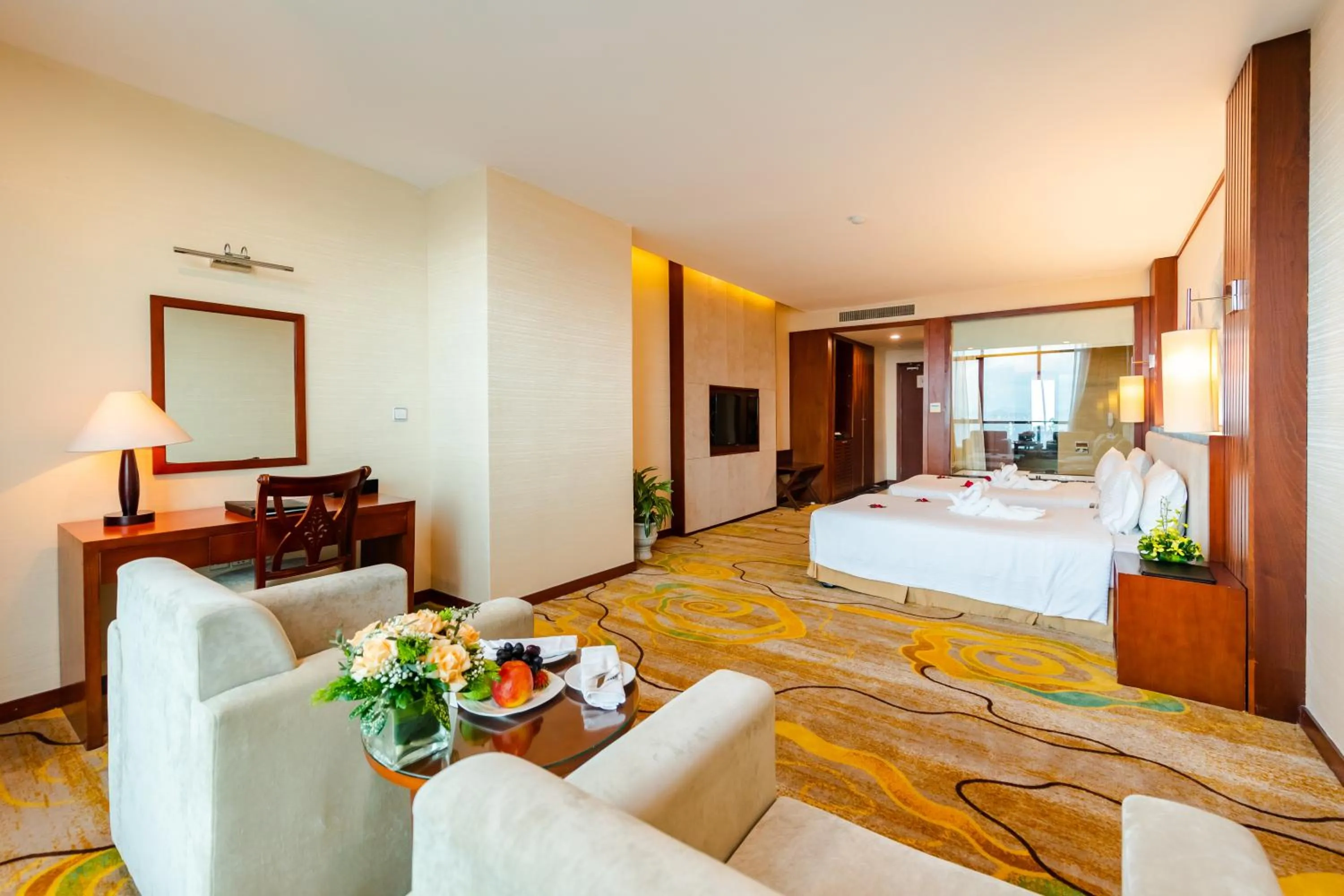 Photo of the whole room, Bed in Muong Thanh Luxury Quang Ninh Hotel