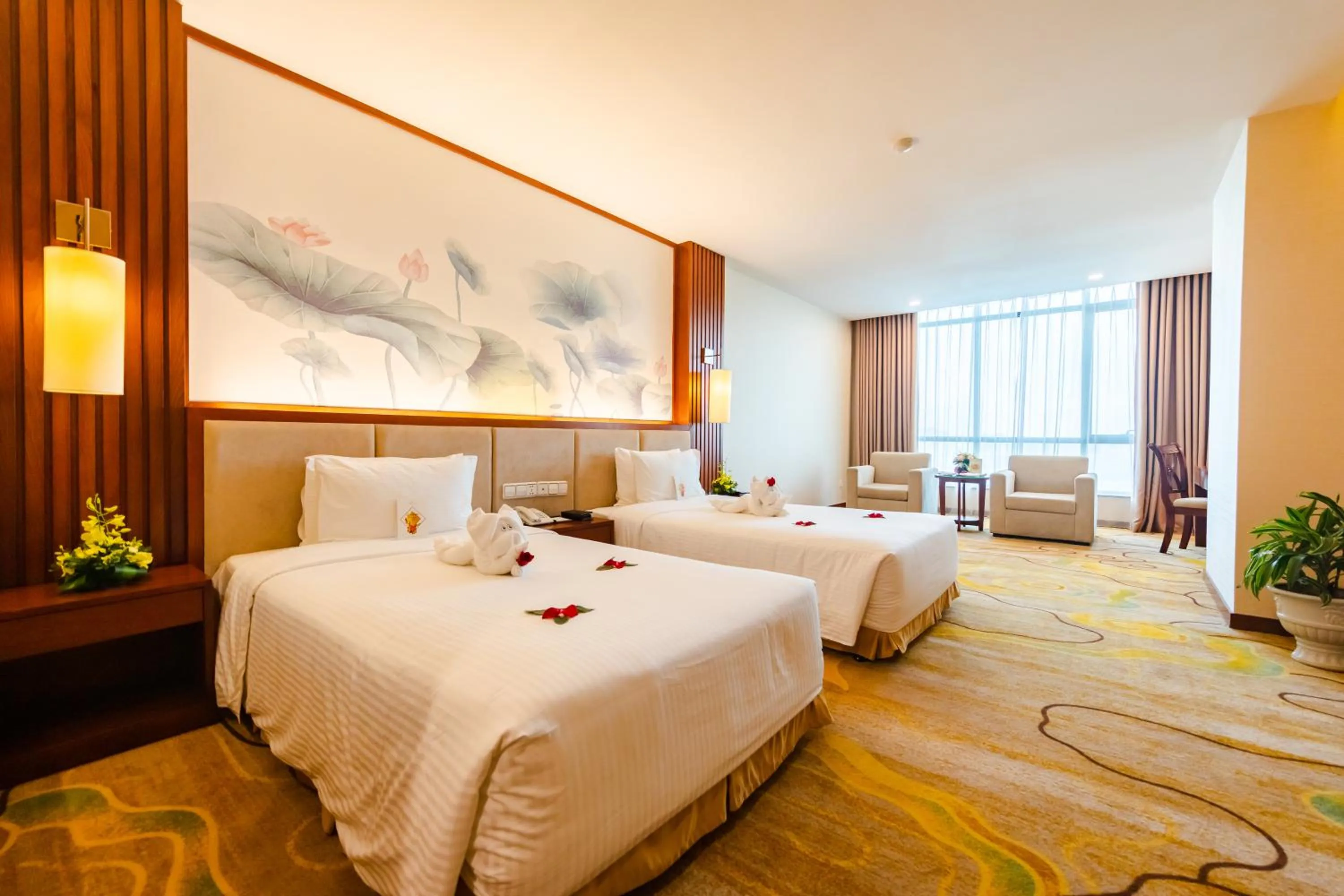 Photo of the whole room, Bed in Muong Thanh Luxury Quang Ninh Hotel