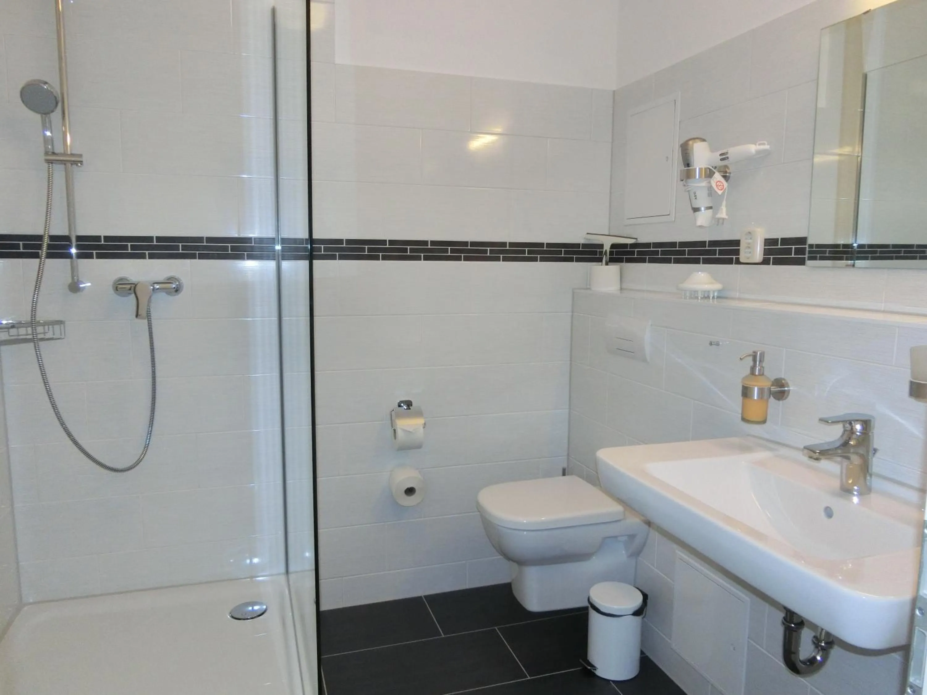 Photo of the whole room in Hotel & Gästehaus Rostock Lütten Klein