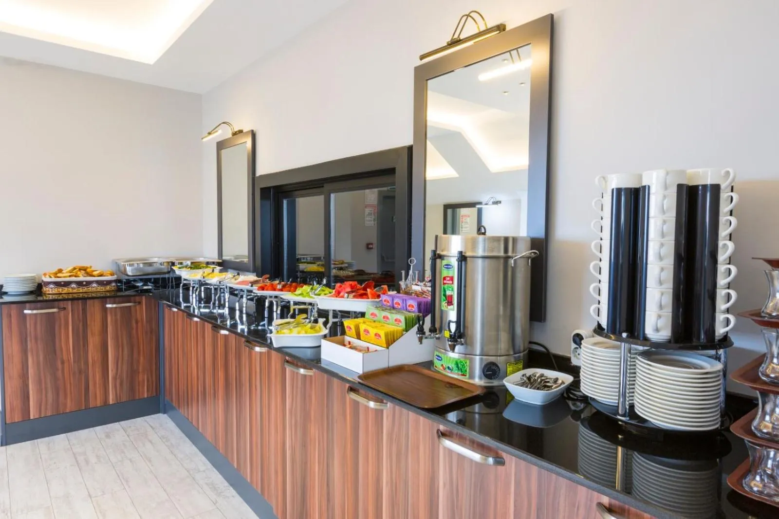 Buffet breakfast in Azra Residence Otel