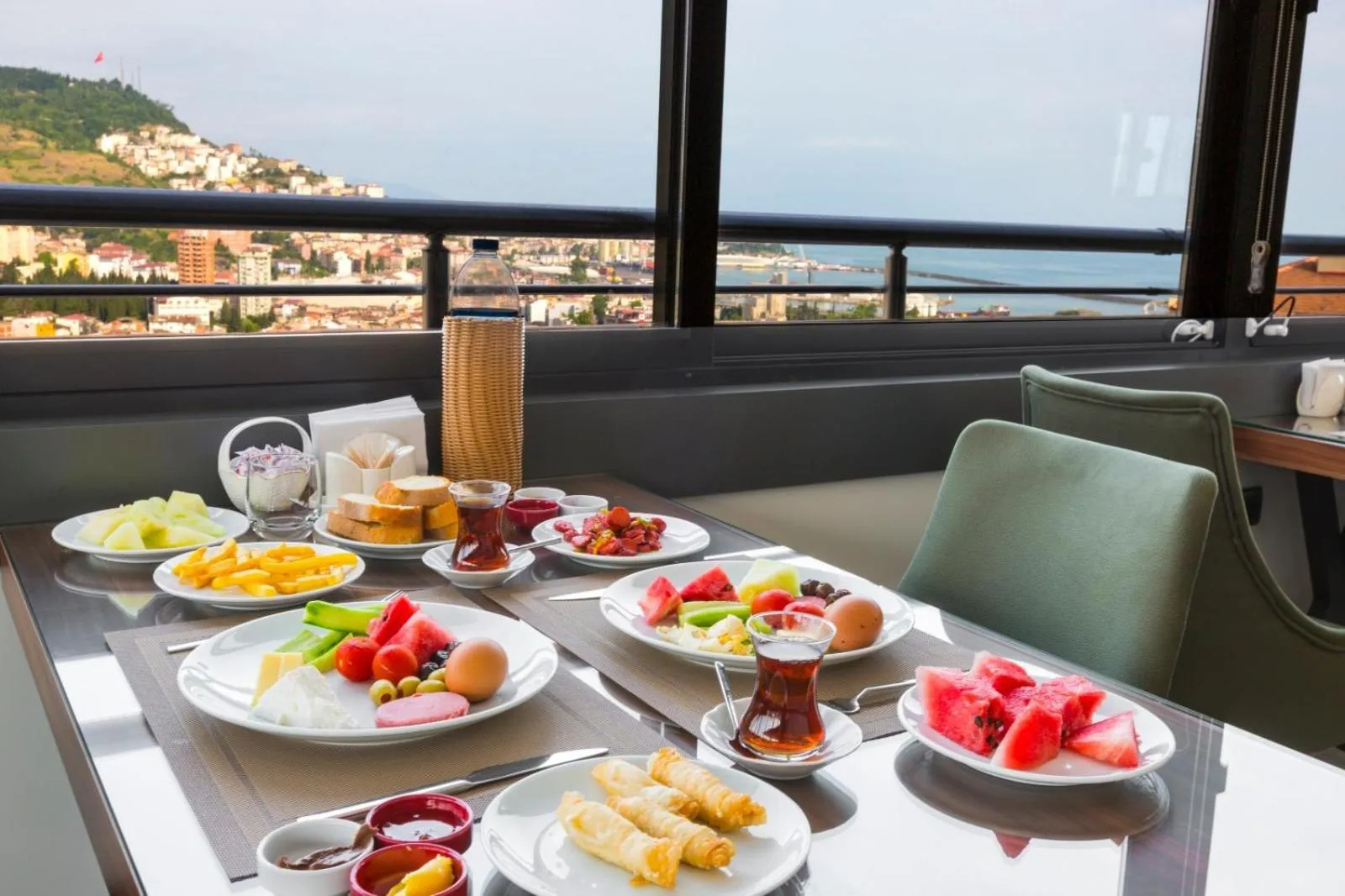 Buffet breakfast in Azra Residence Otel