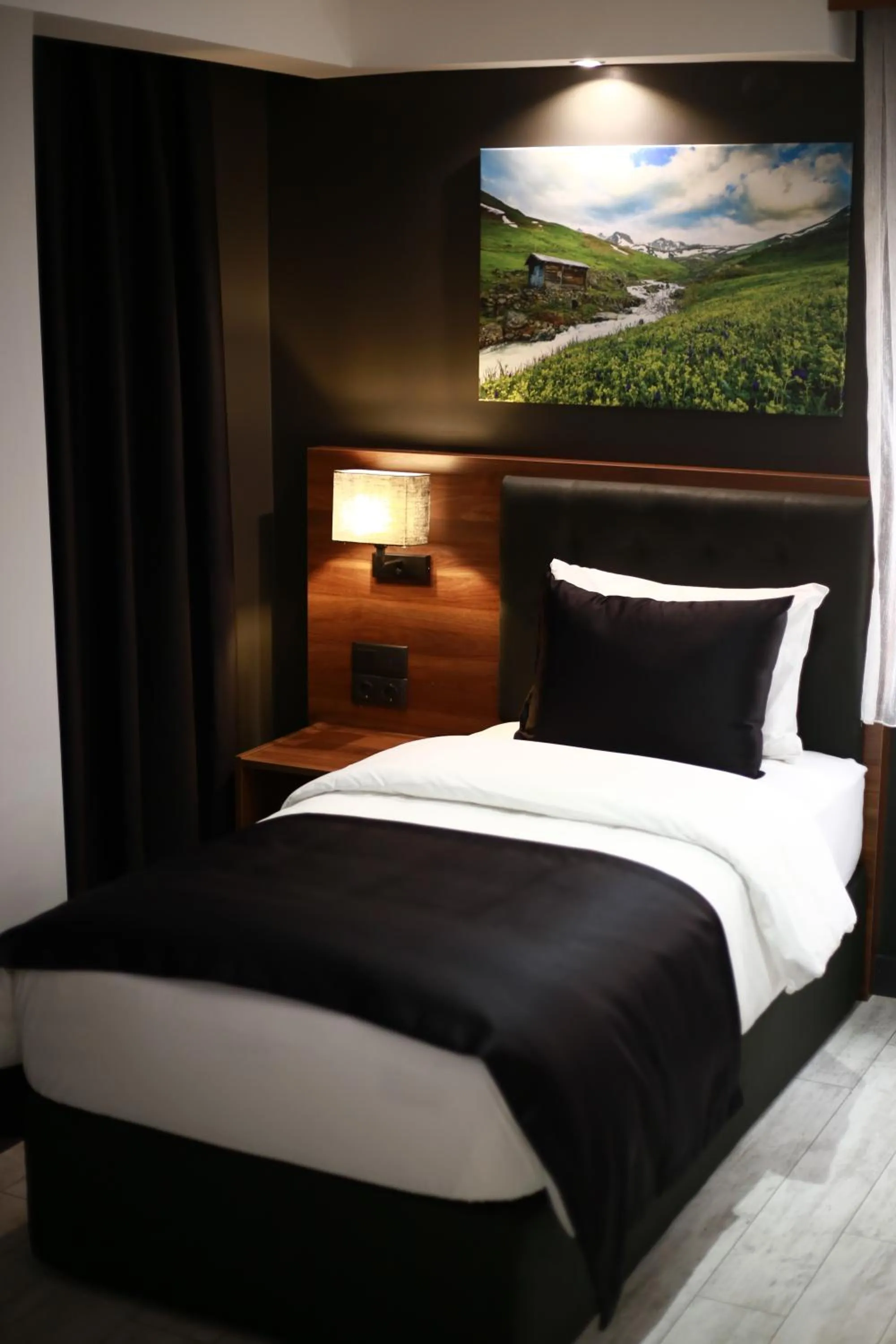 Photo of the whole room, Bed in Azra Residence Otel