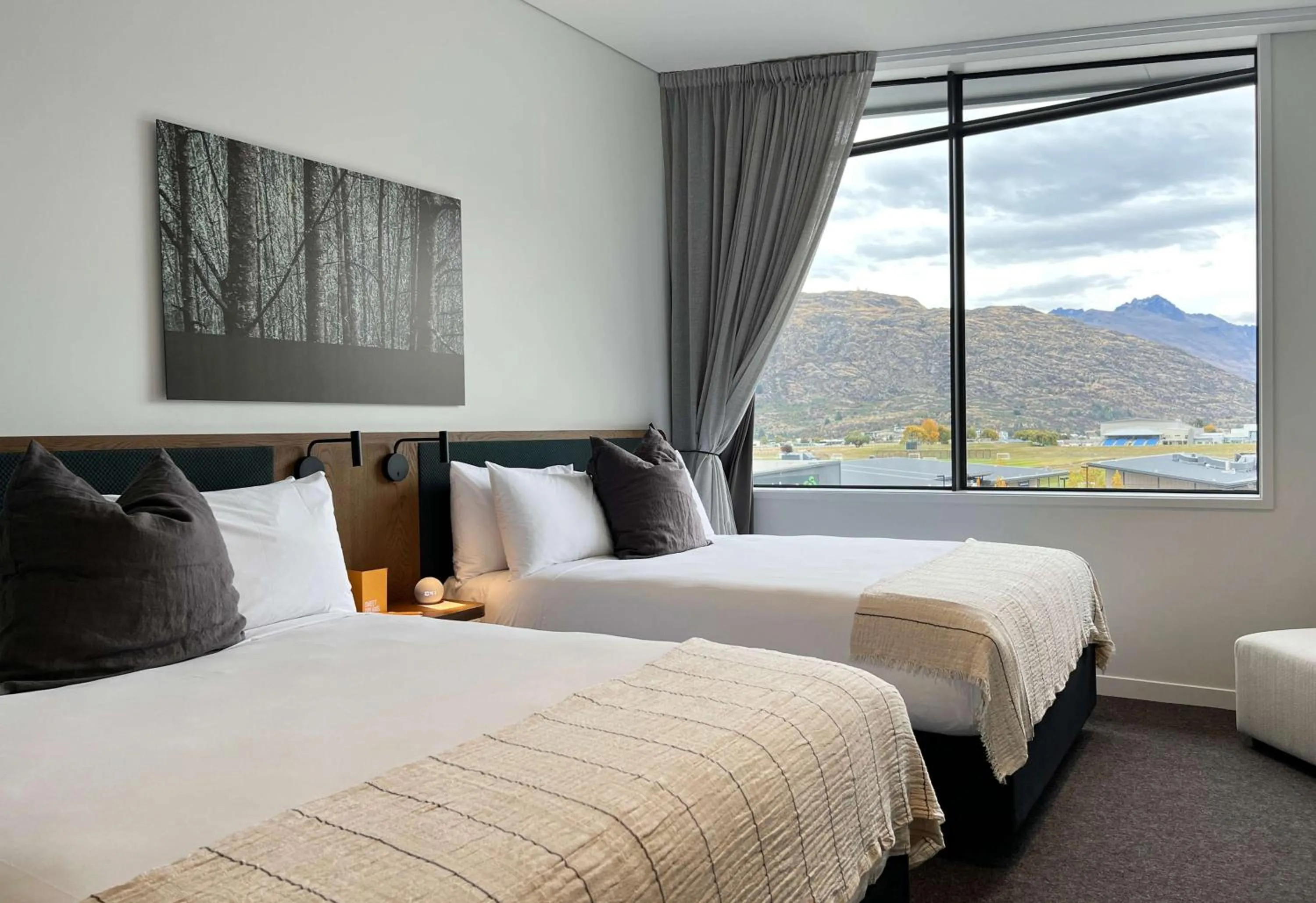 Bedroom, Bed in Sudima Queenstown Five Mile