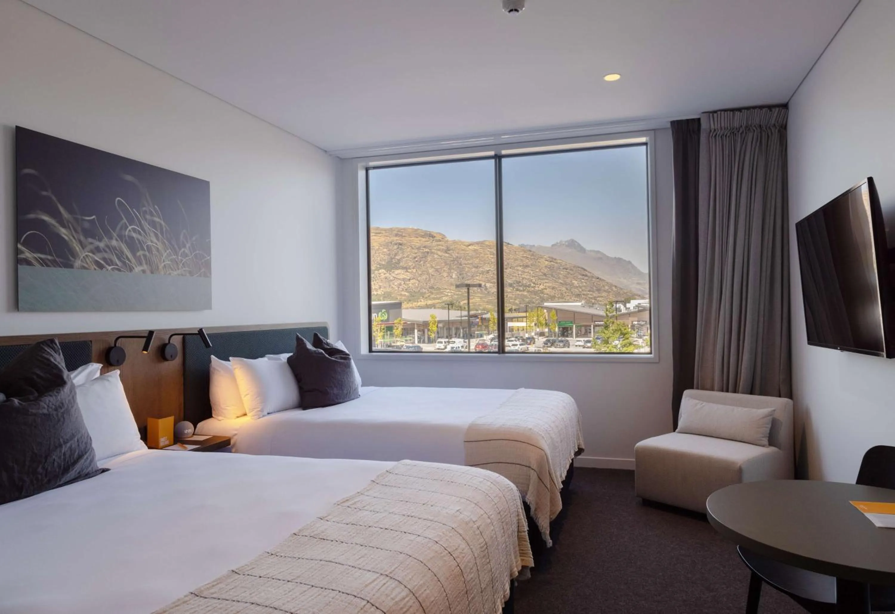 Bedroom, Bed in Sudima Queenstown Five Mile