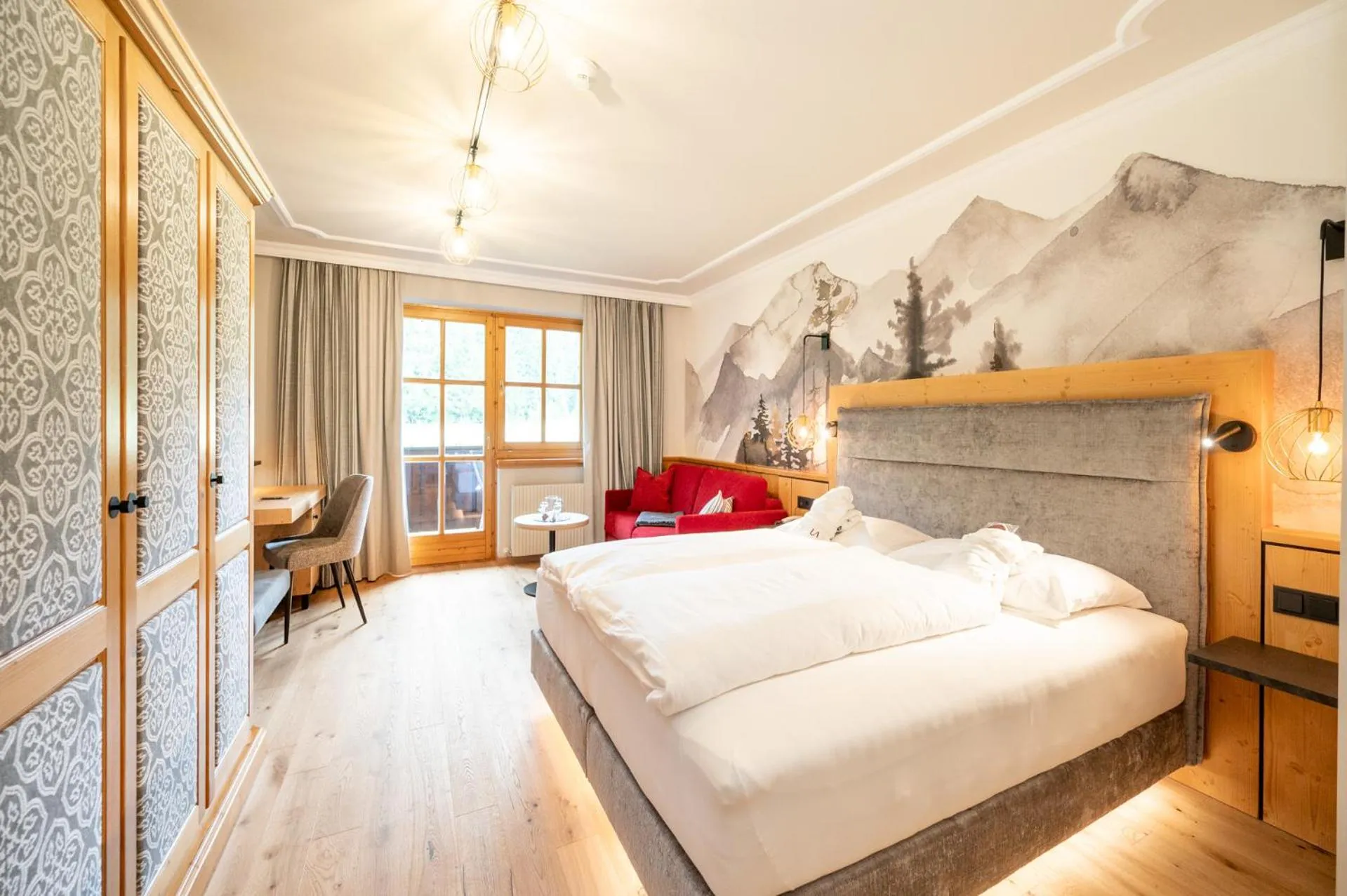 Photo of the whole room, Bed in Übergossene Alm Resort