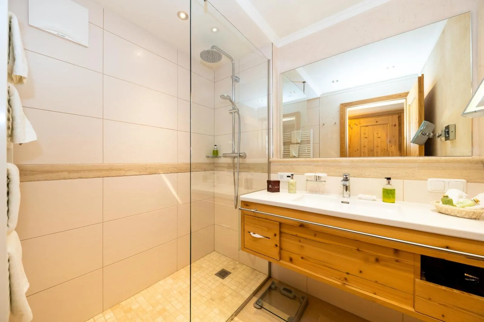 Shower in Übergossene Alm Resort