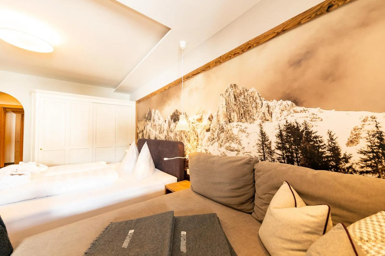 Decorative detail, Bed in Übergossene Alm Resort