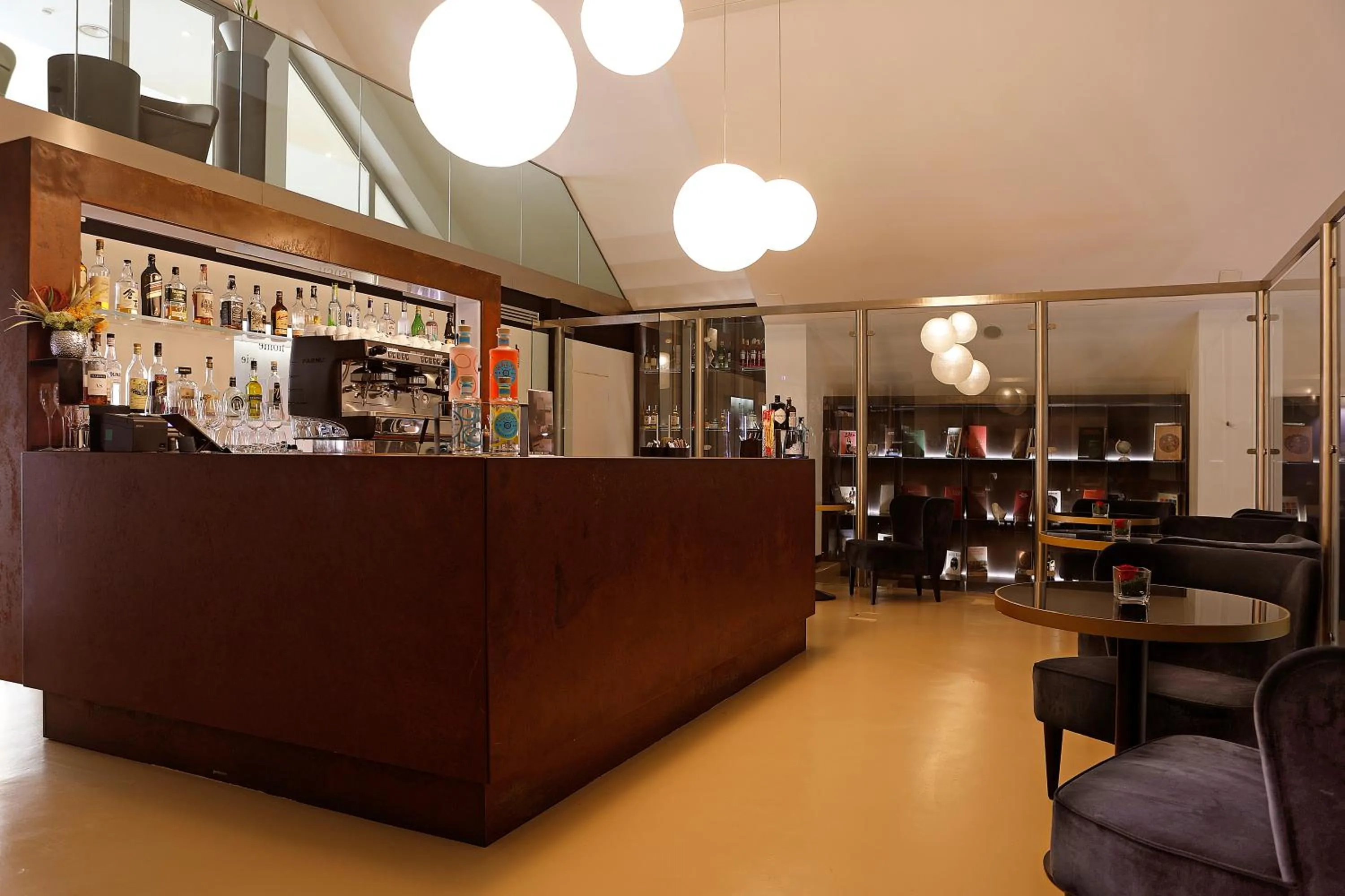 Restaurant/places to eat in Rome Life Hotel