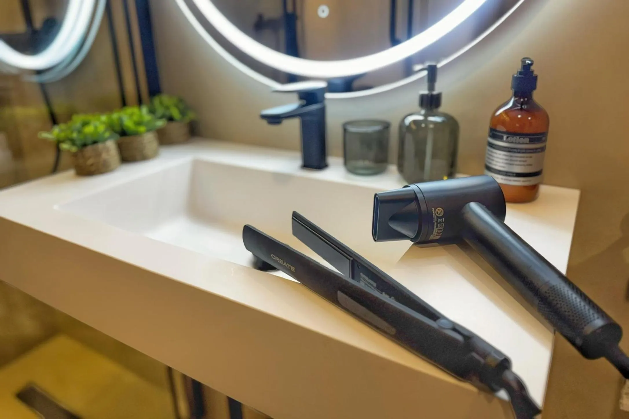 hair dryier in Olivia Barcelona