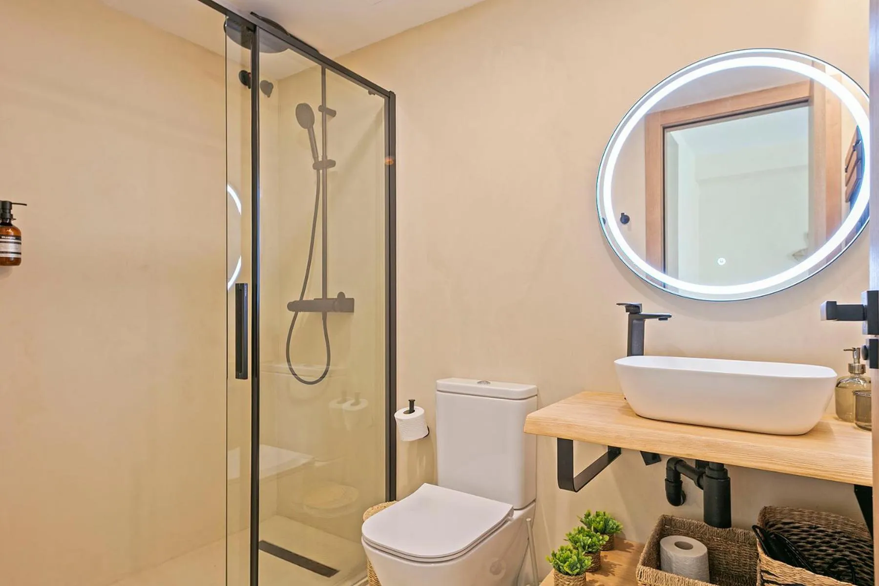 Shower in Olivia Barcelona