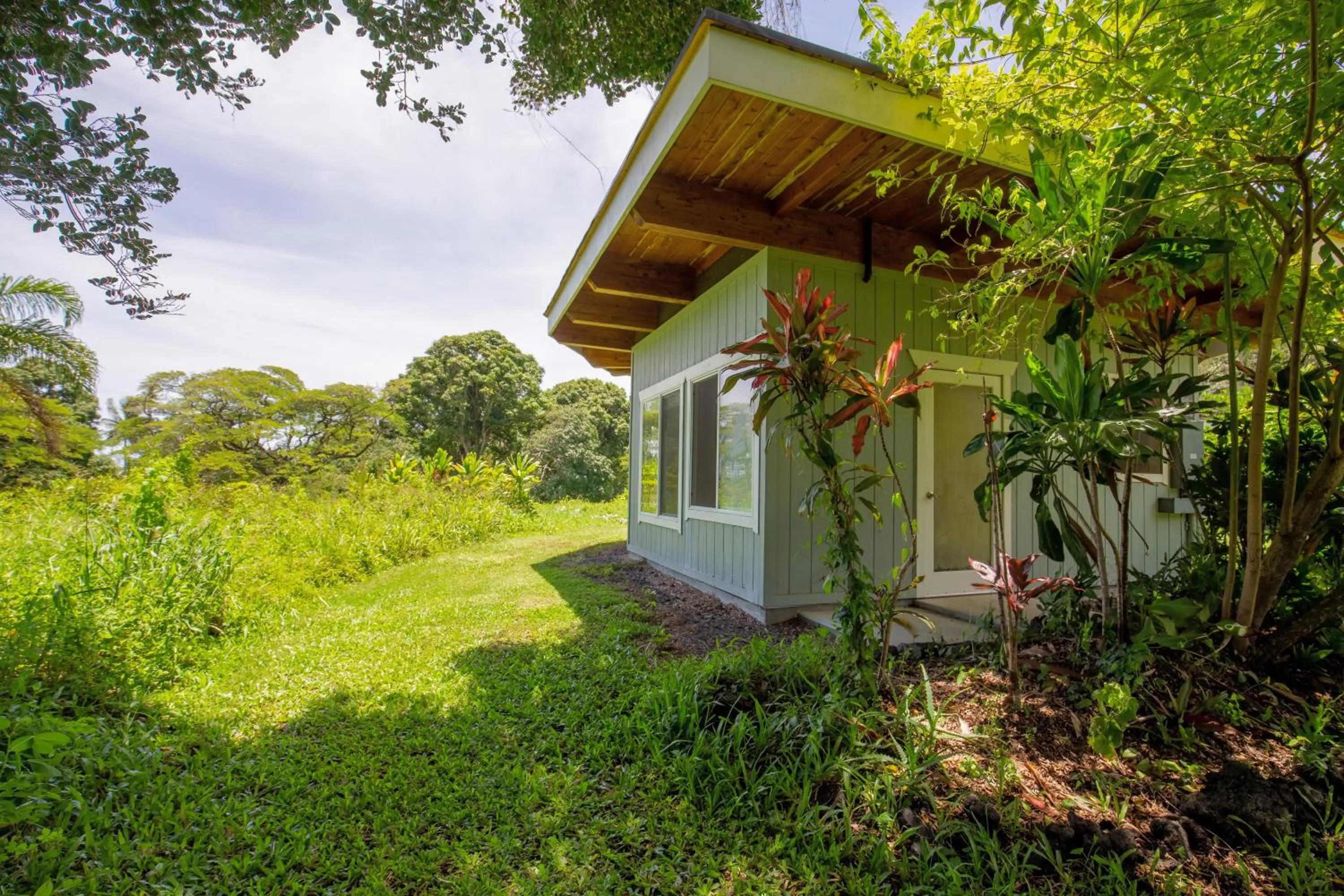 Property building in Kalani Oceanside Retreat