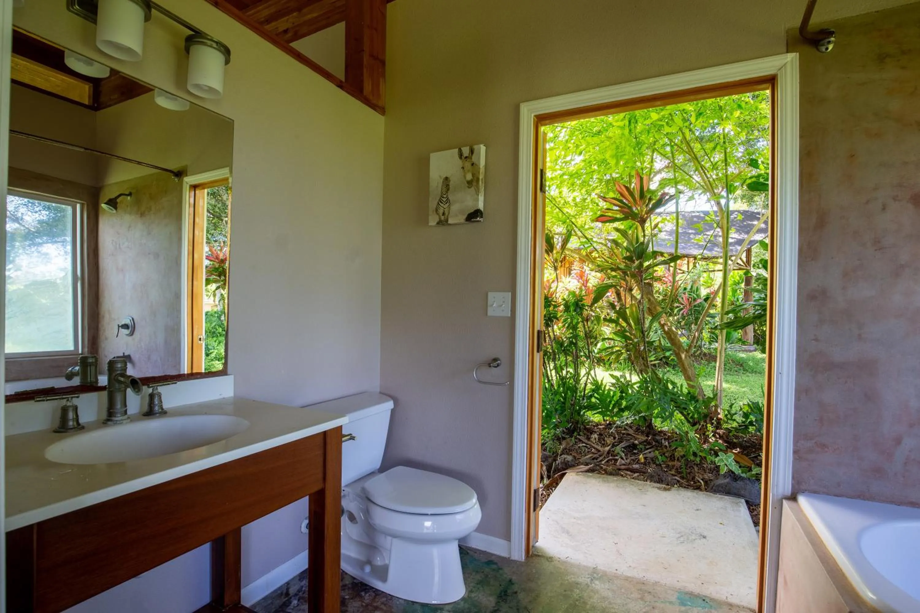 Bathroom in Kalani Oceanside Retreat
