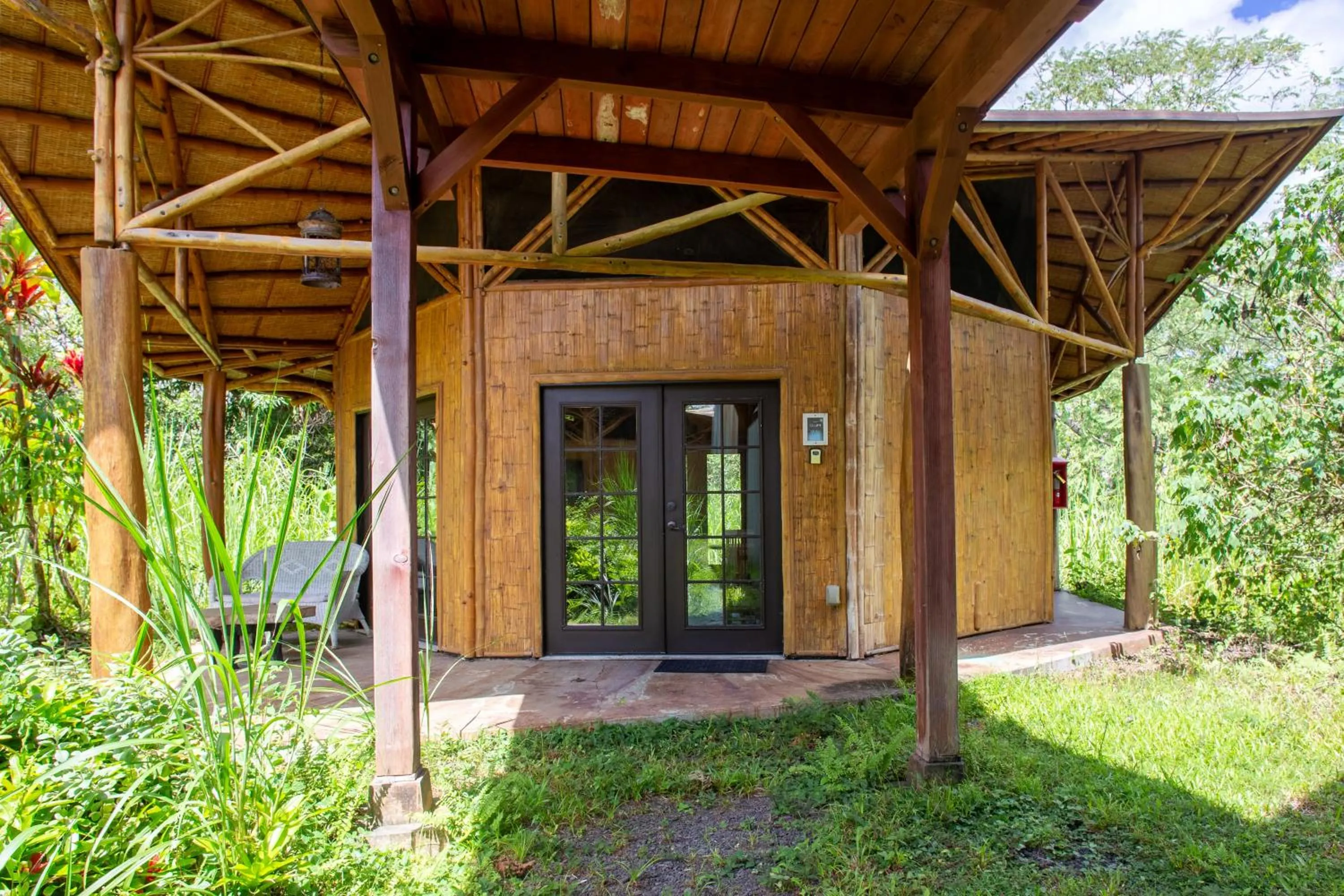 Garden view in Kalani Oceanside Retreat