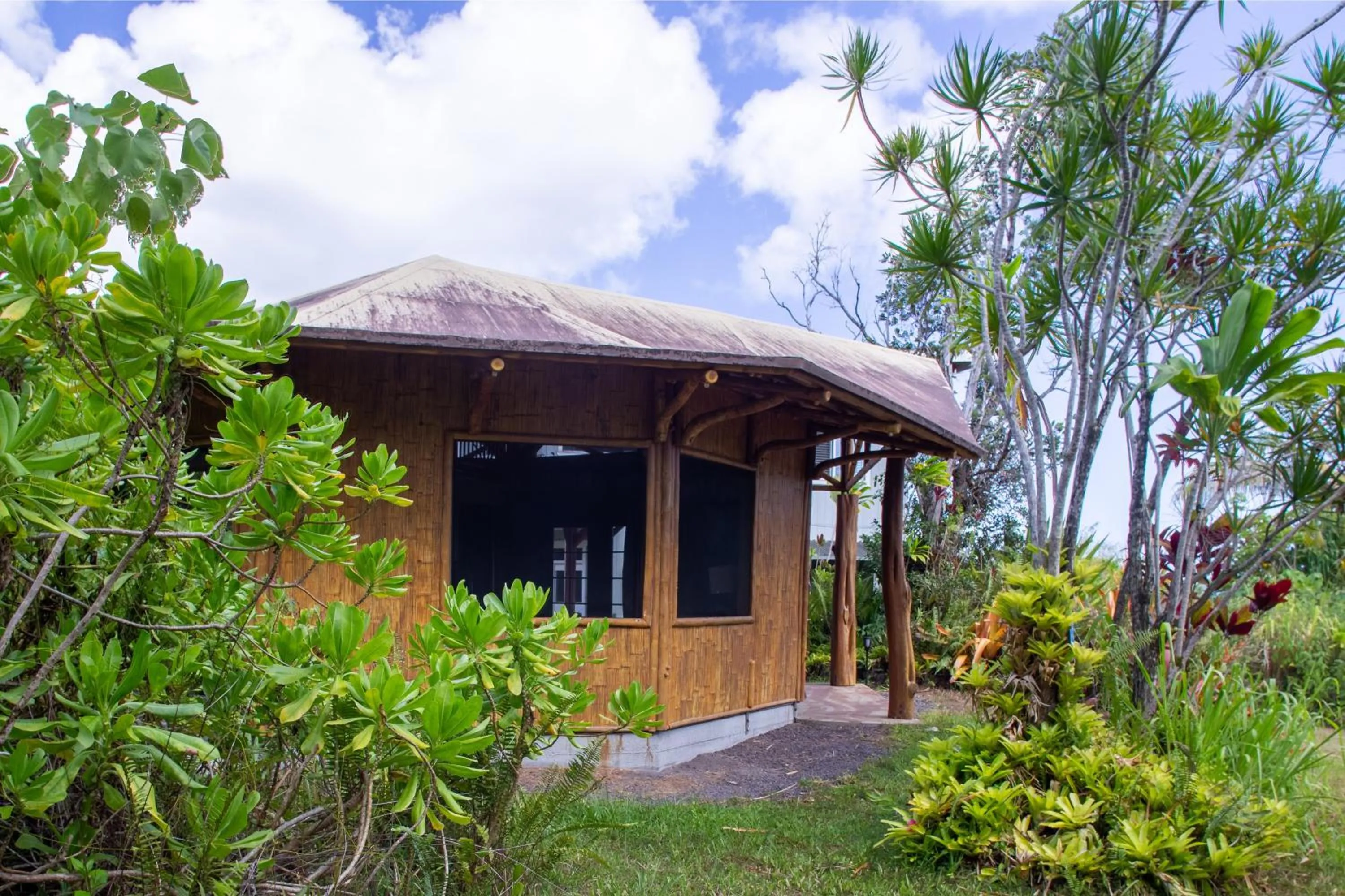 Garden view in Kalani Oceanside Retreat