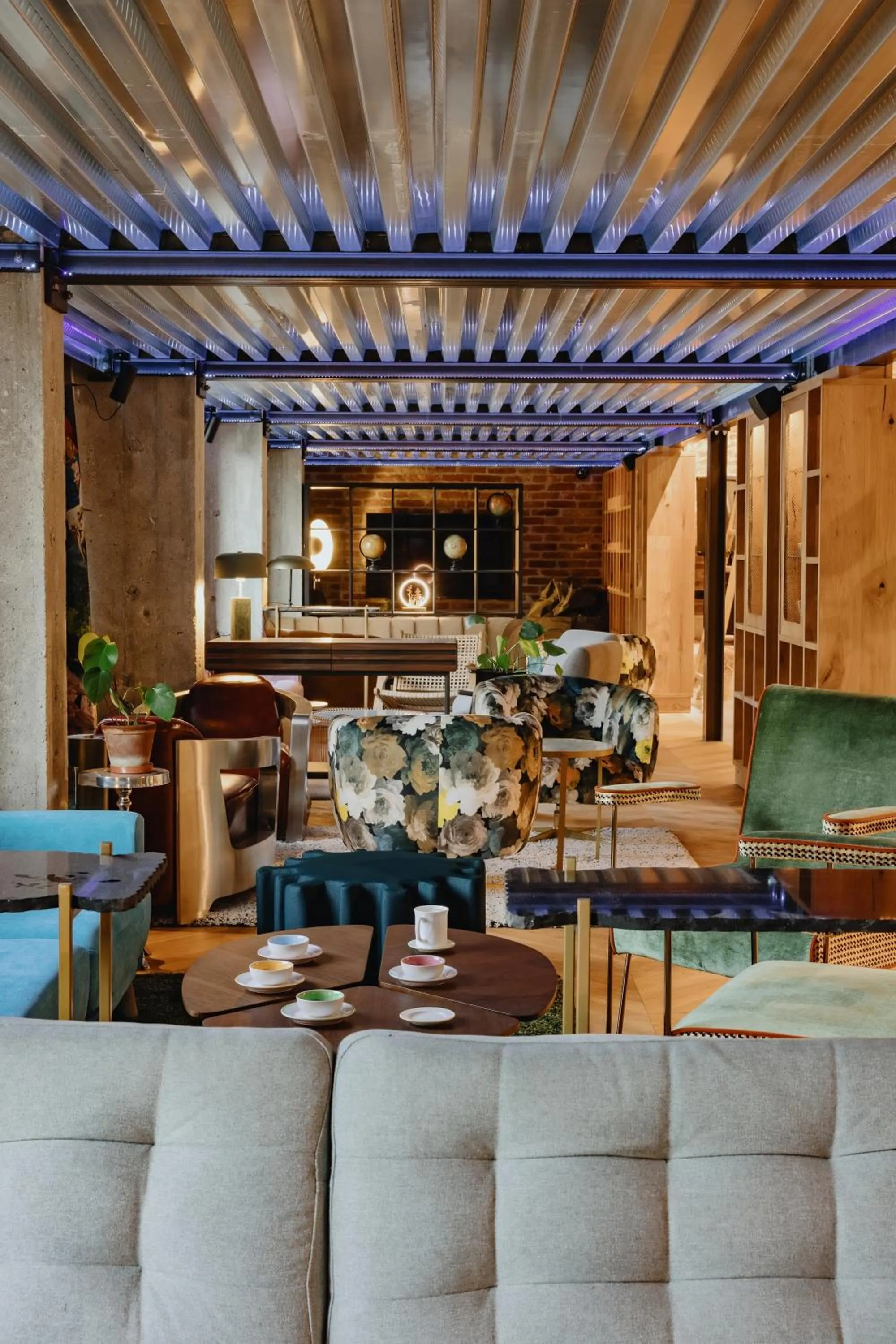 Lounge or bar in ONE66 Hotel