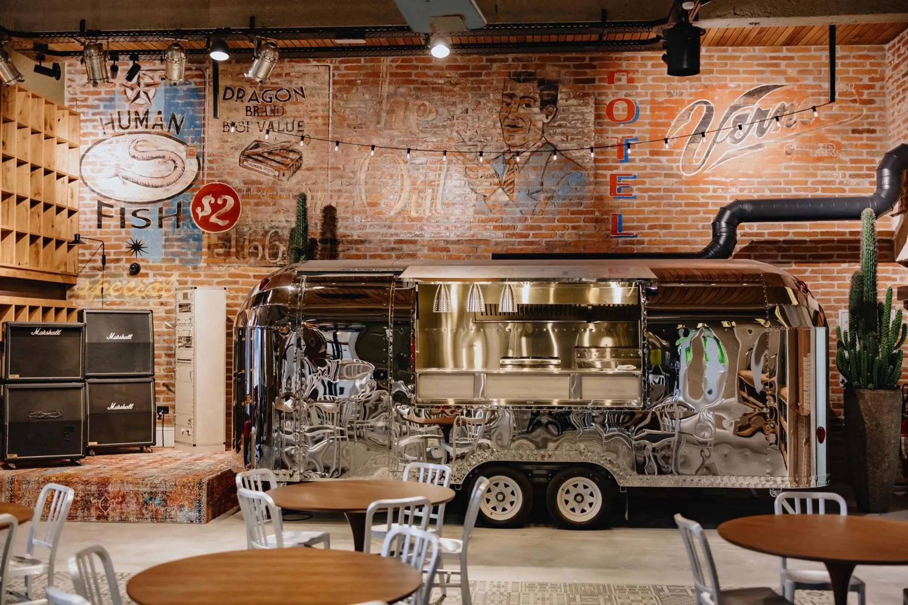 Restaurant/places to eat in ONE66 Hotel