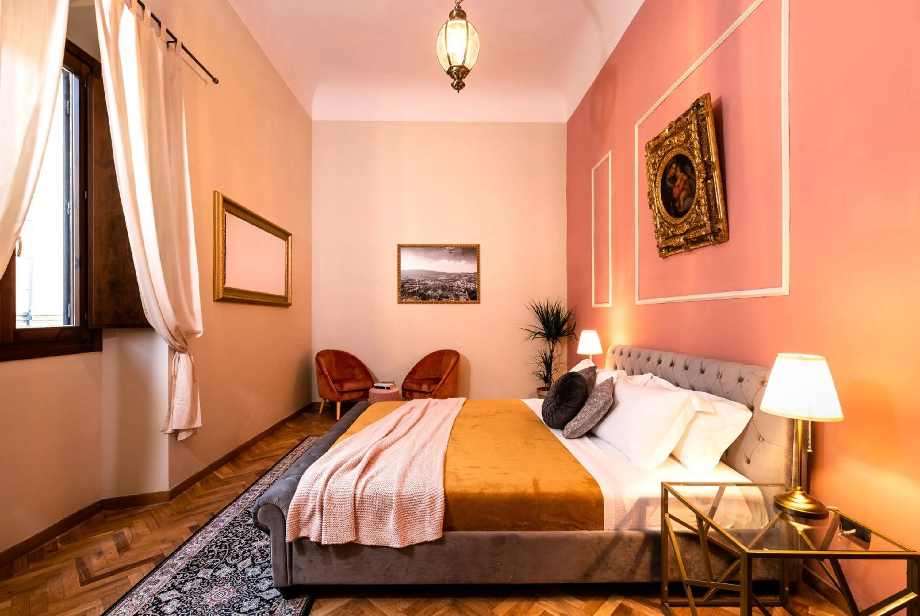 Bedroom, Bed in Elegant and historic 3-Bedroom in city center -By LikeHomeFlorence