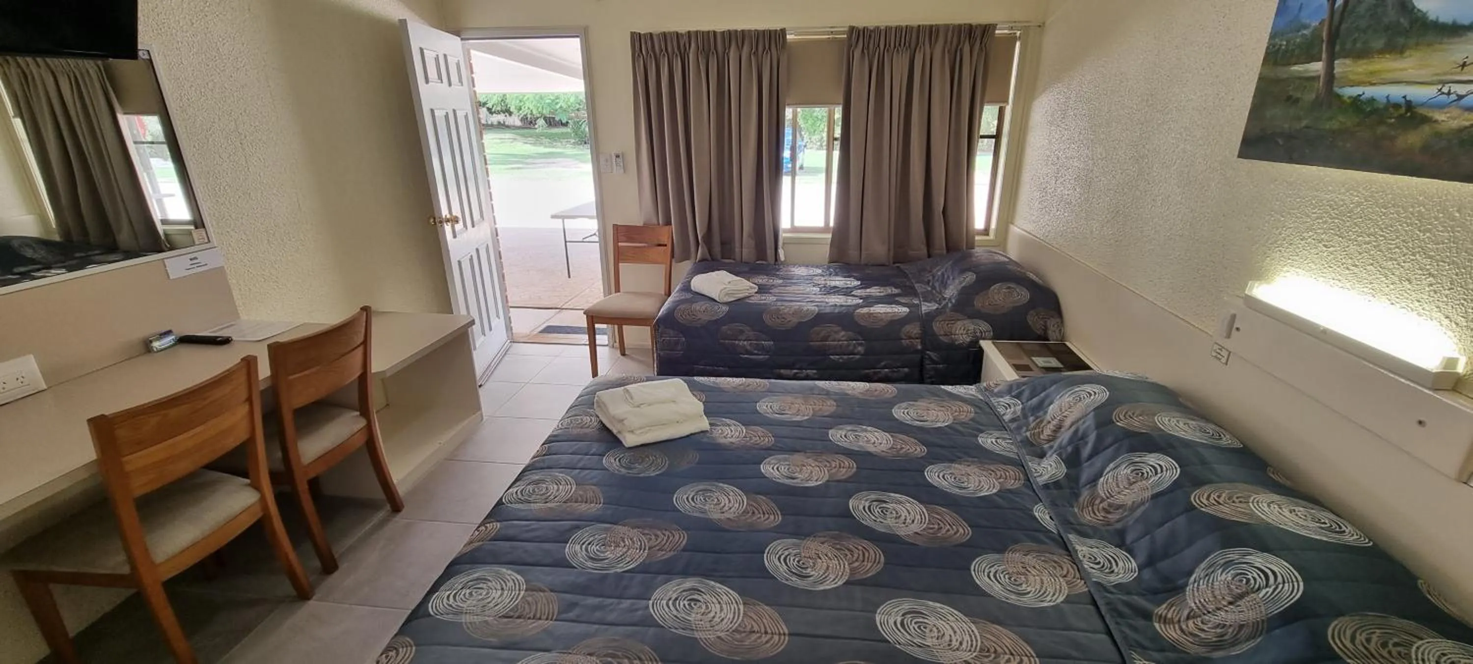 Bed in Benaraby Hilltop MotorInn