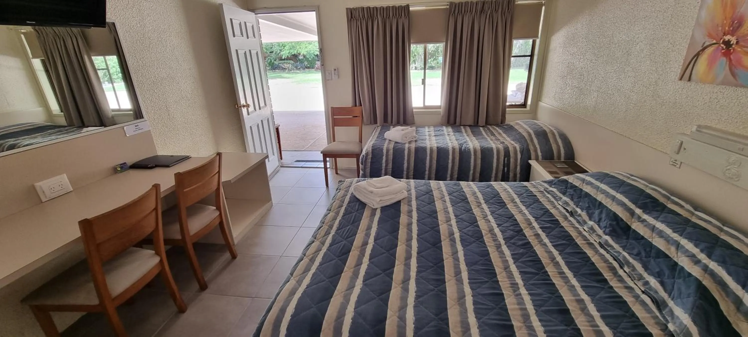 Bed in Benaraby Hilltop MotorInn