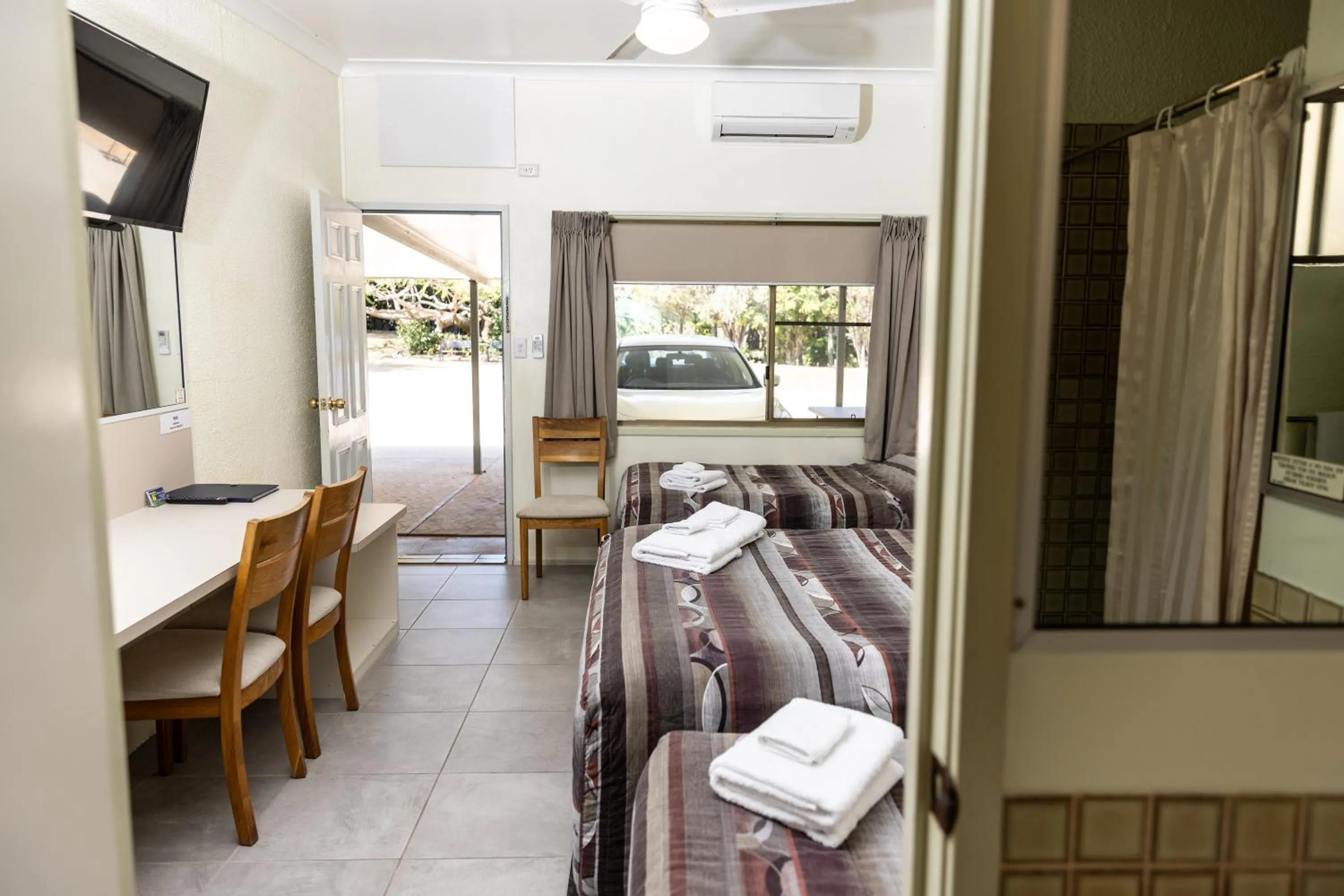 Bed in Benaraby Hilltop MotorInn