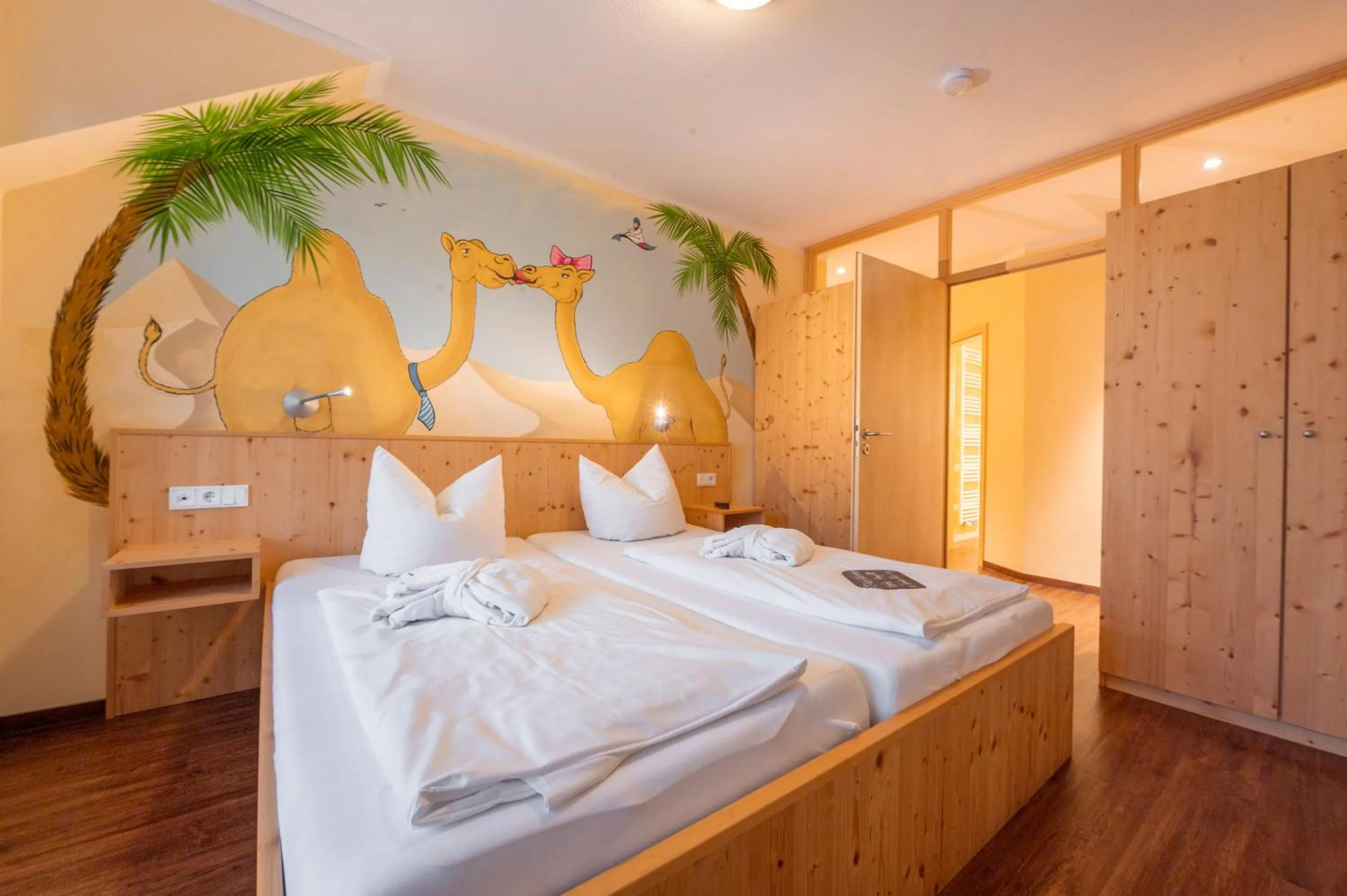 Photo of the whole room, Bed in Familotel Mein Krug