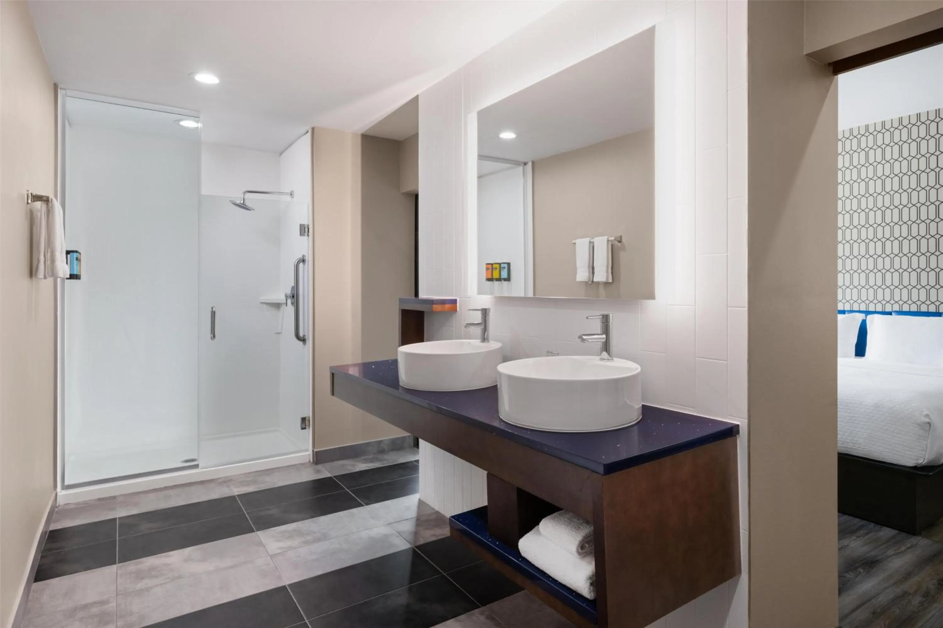 Bathroom in GLō Best Western Enid OK Downtown - Convention Center Hotel