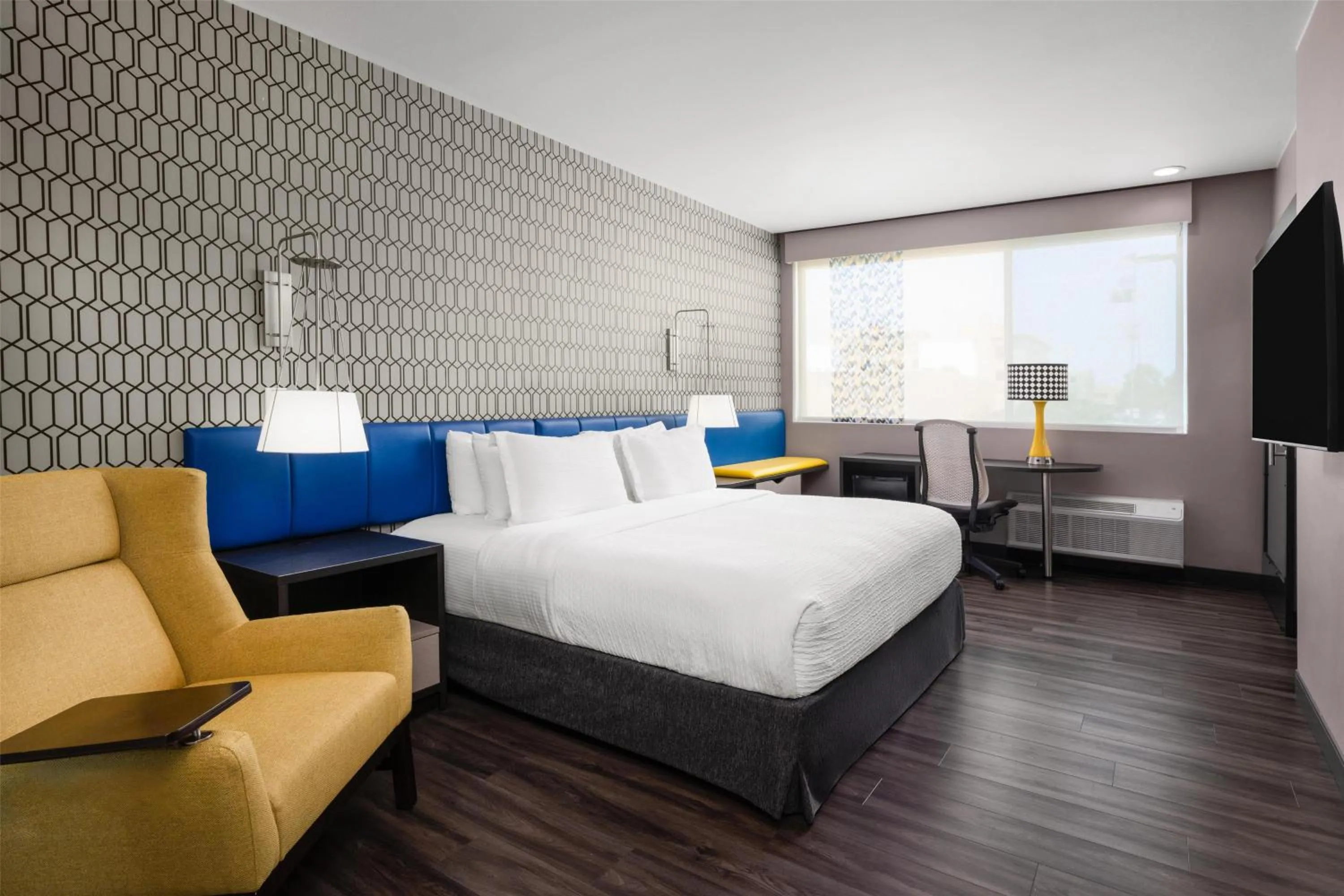 Bedroom, Bed in GLō Best Western Enid OK Downtown - Convention Center Hotel